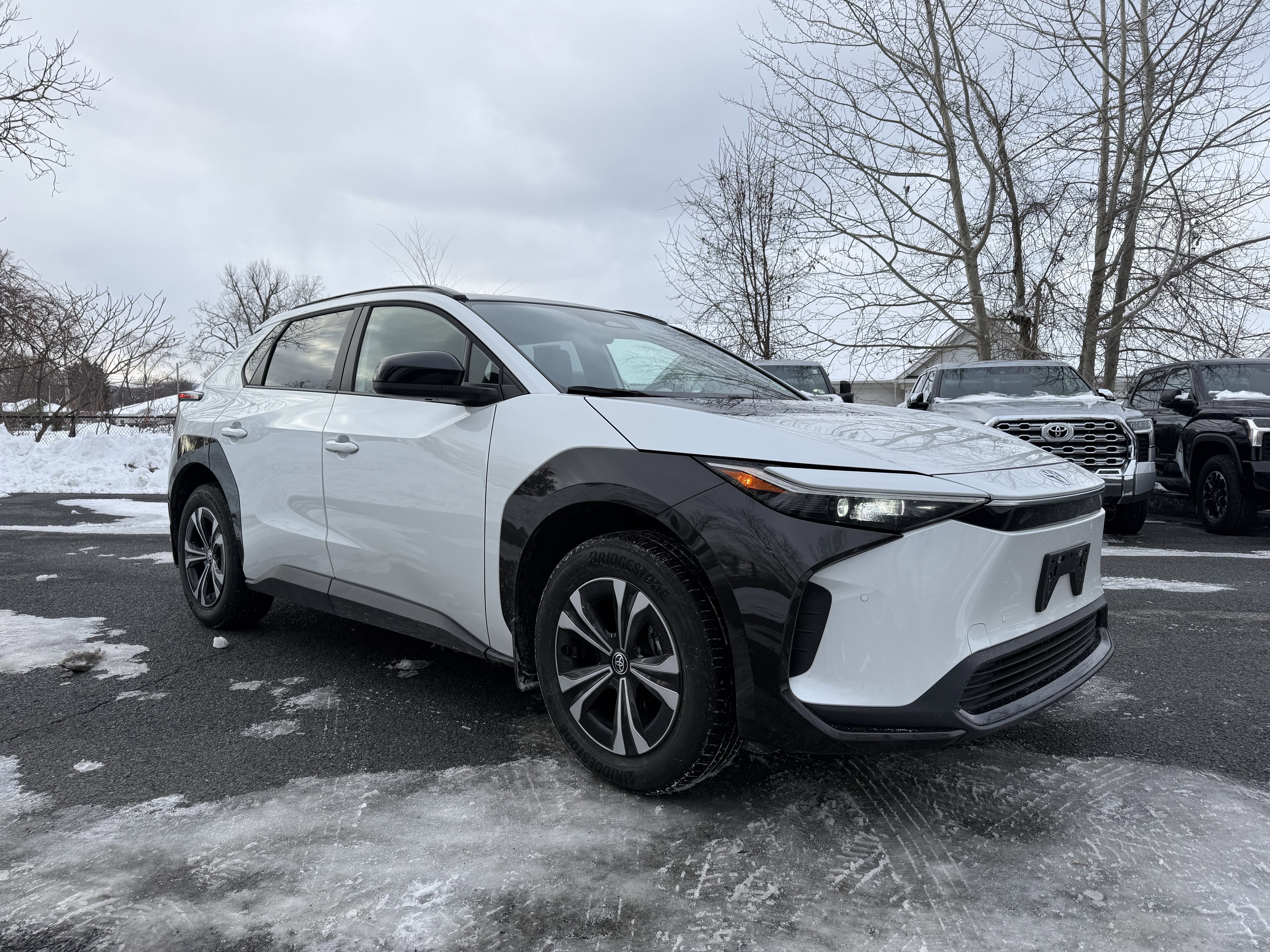 2024 Toyota bZ4X Base