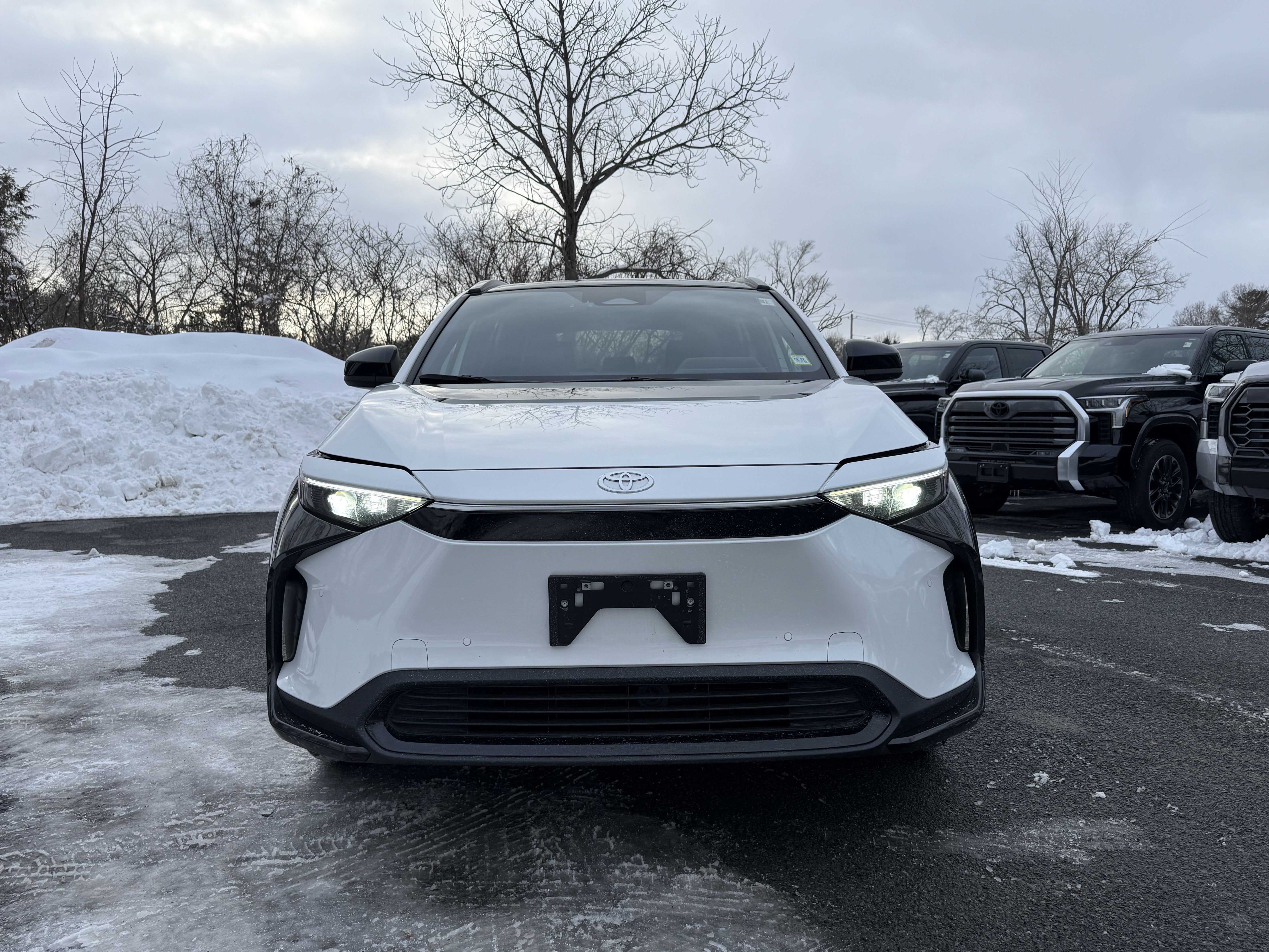 2024 Toyota bZ4X Base