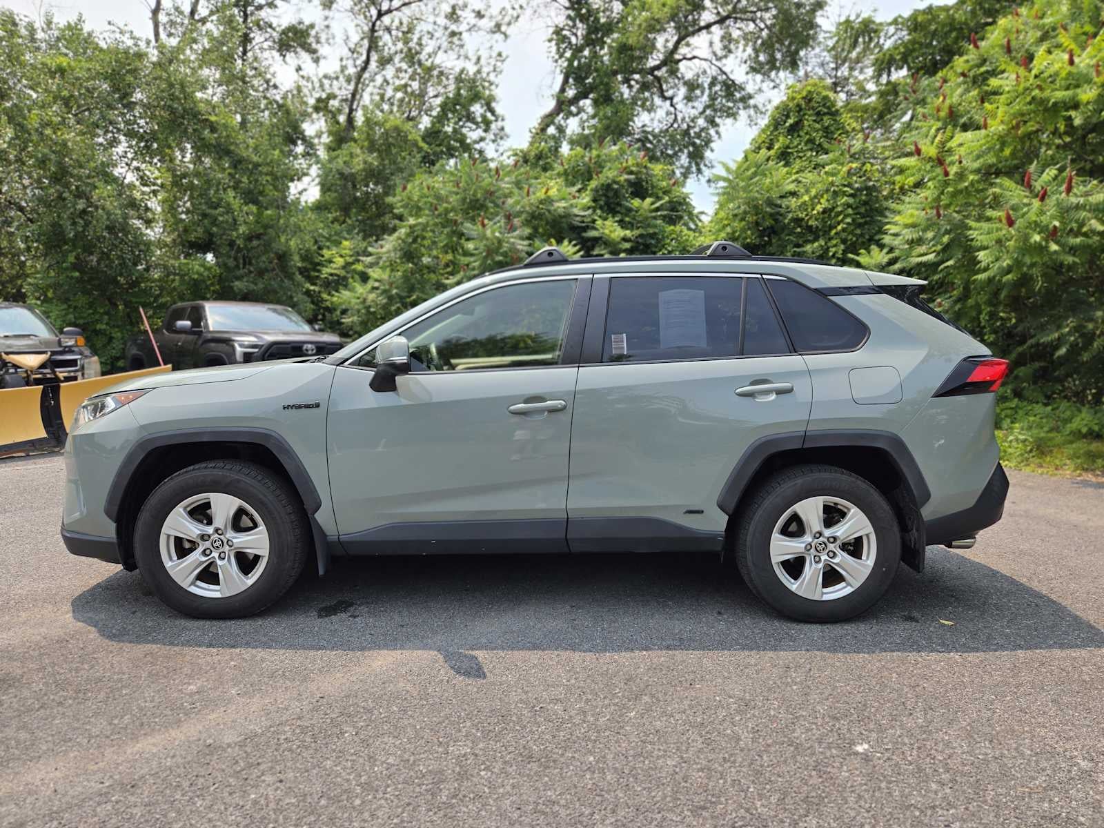 2020 Toyota RAV4 Hybrid XLE