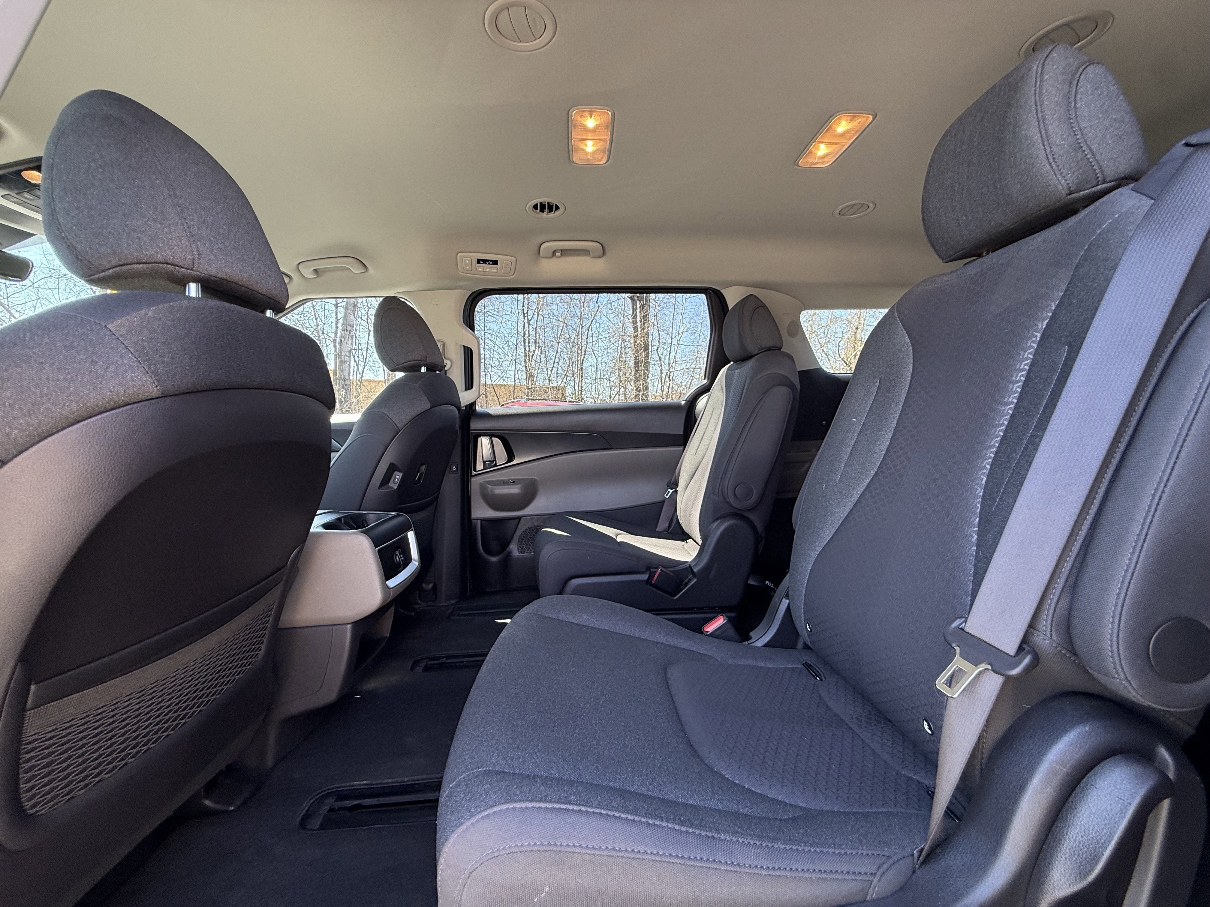 2025 Kia Carnival LX