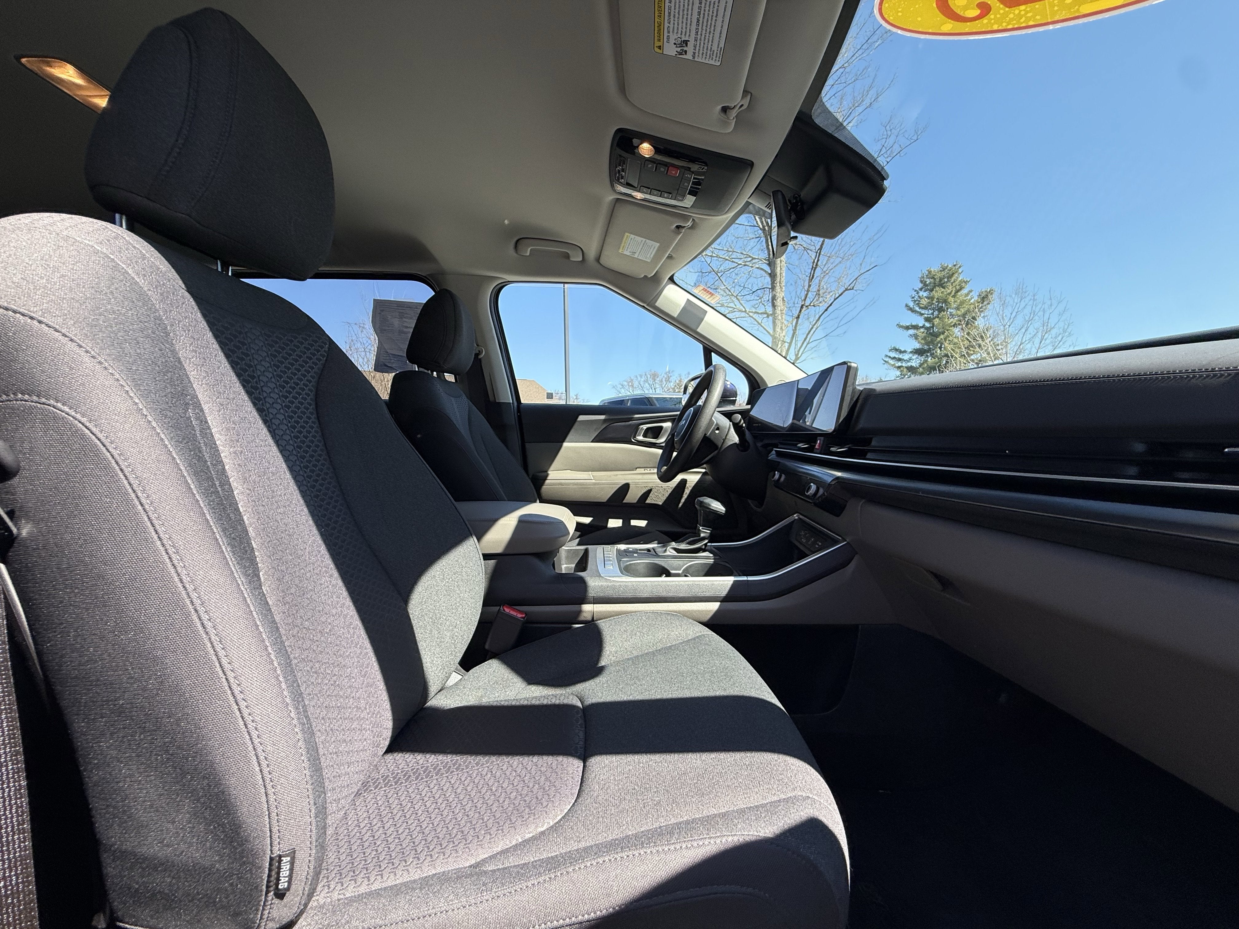 2025 Kia Carnival LX