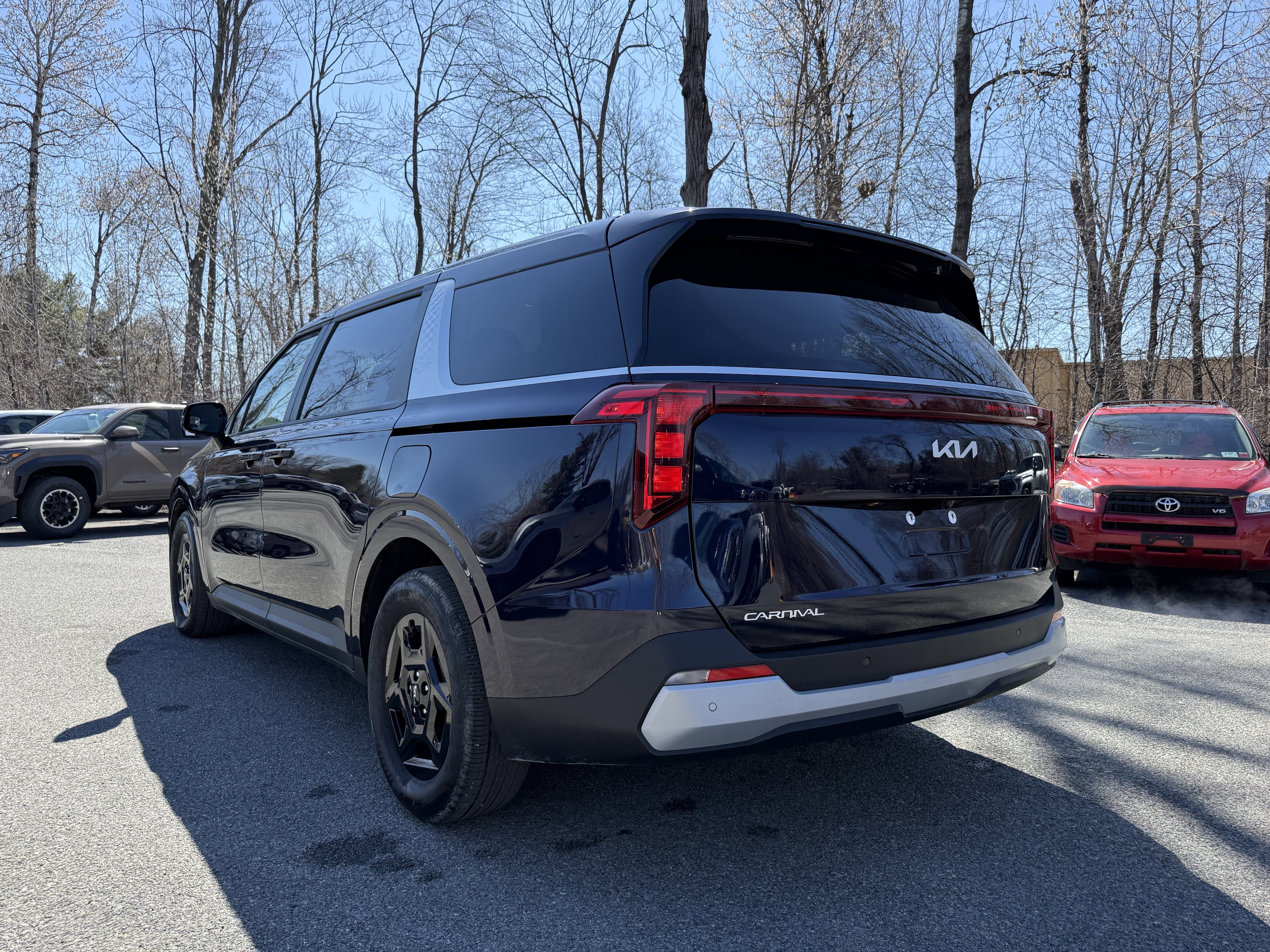 2025 Kia Carnival LX