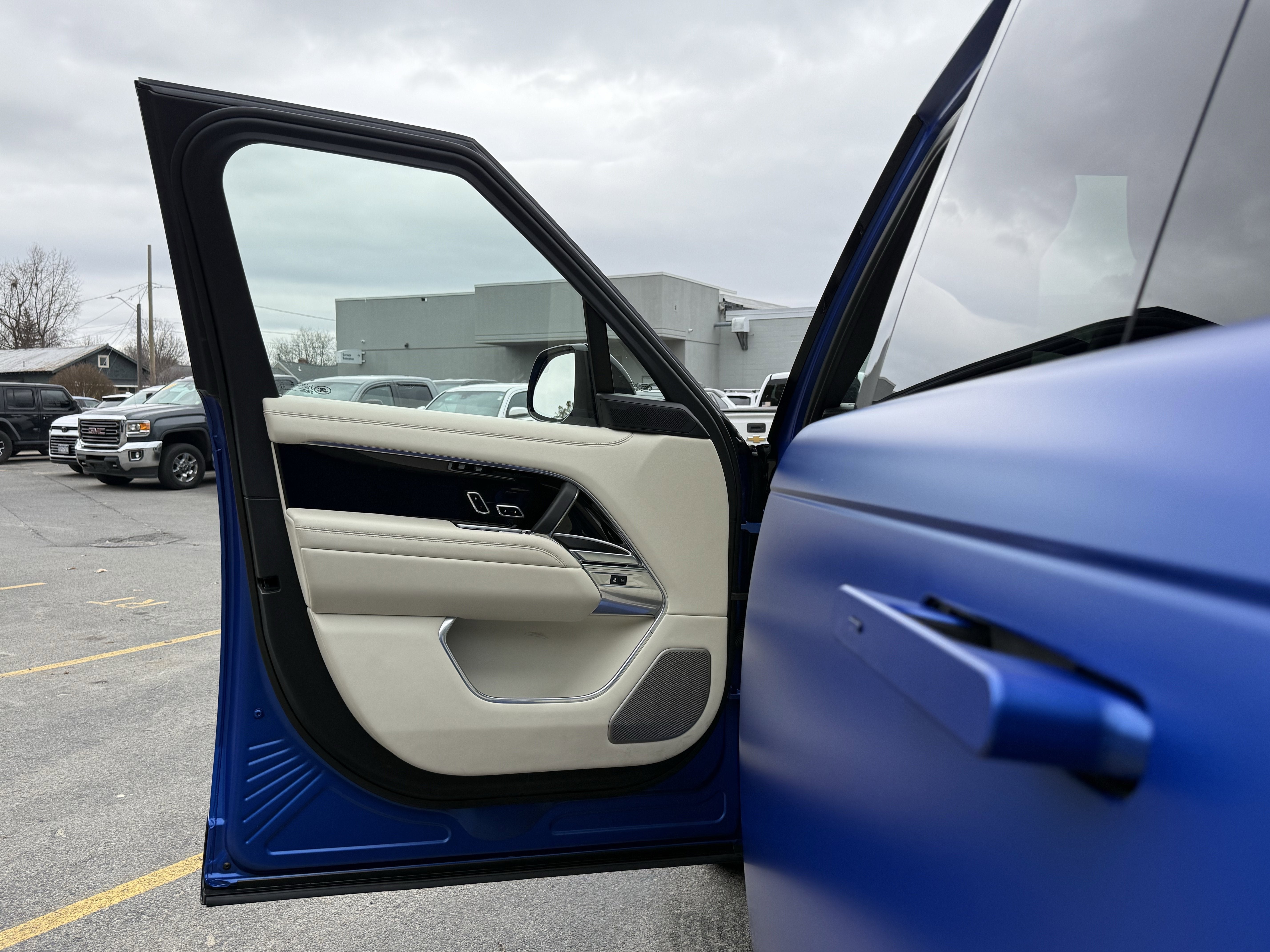 2025 Land Rover Range Rover Autobiography