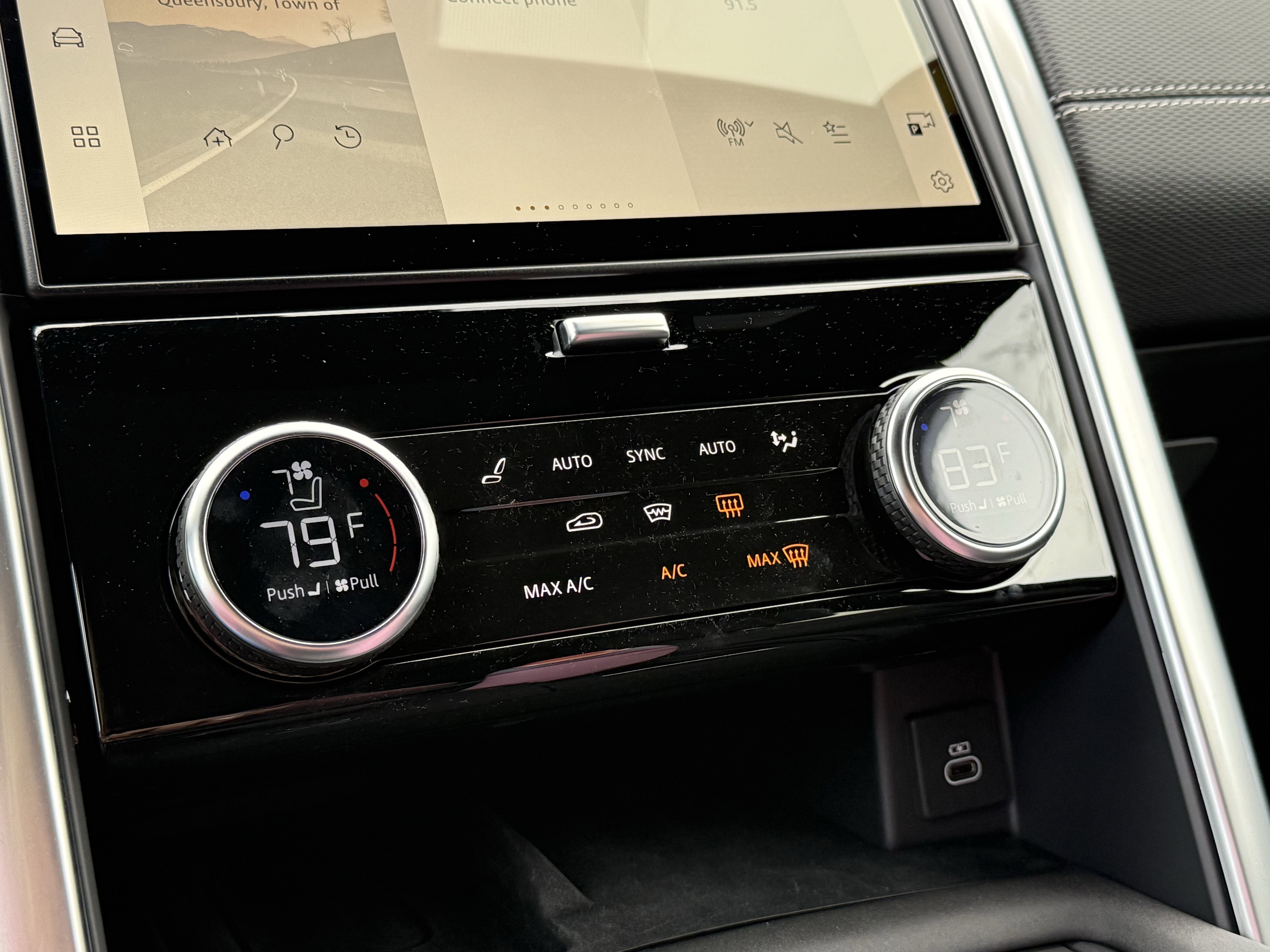 2024 Land Rover Discovery Dynamic SE