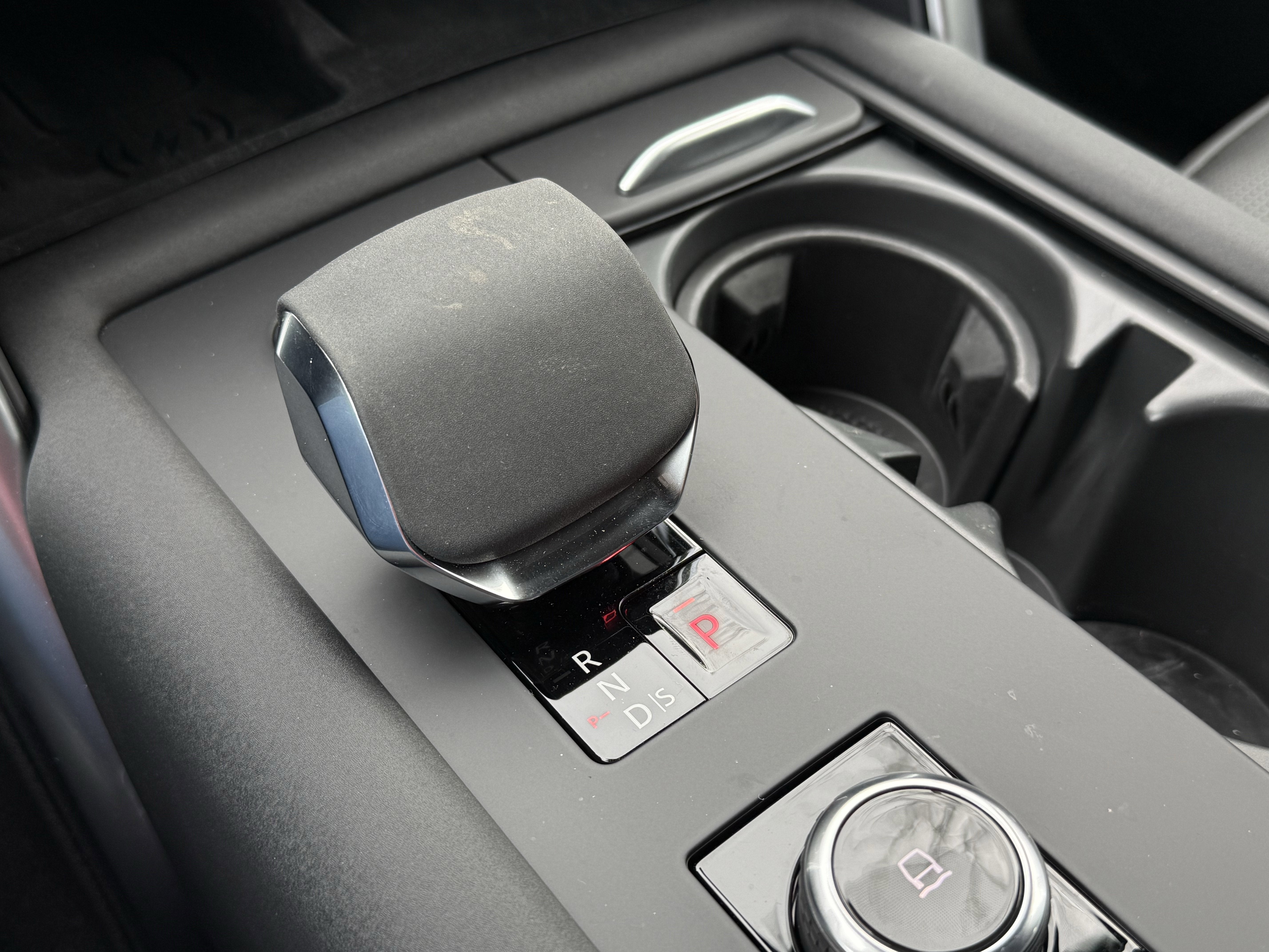 2024 Land Rover Discovery Dynamic SE