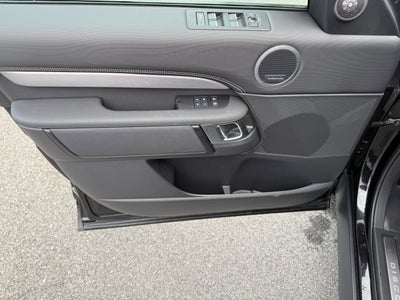 2024 Land Rover Discovery Dynamic SE