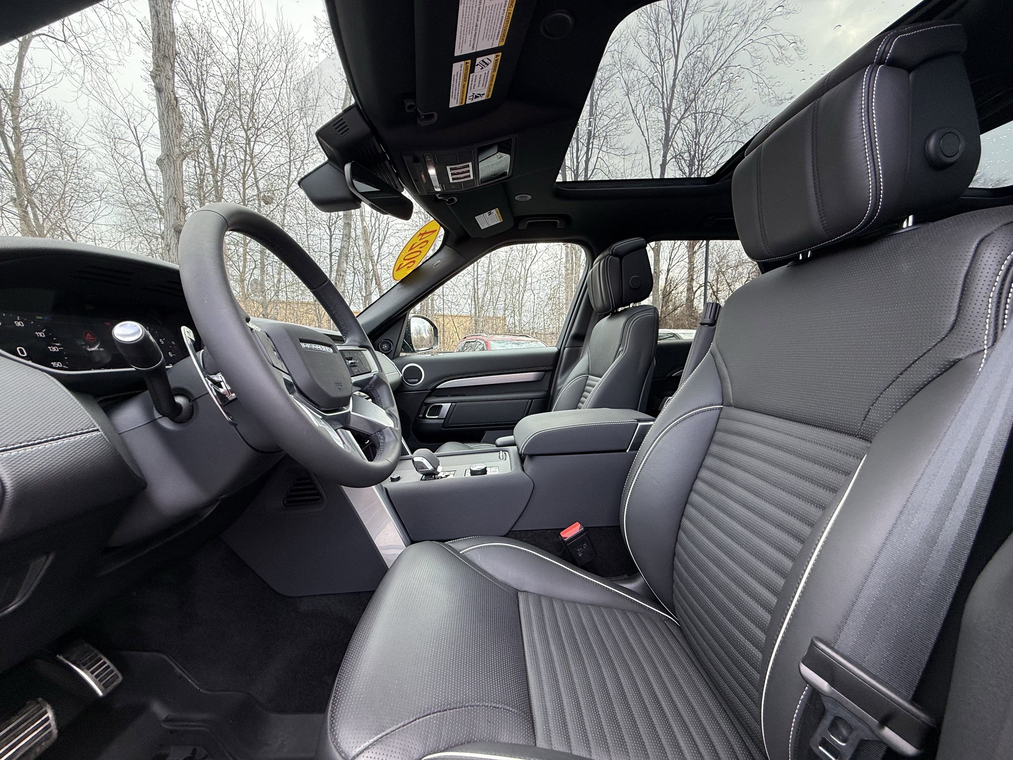 2024 Land Rover Discovery Dynamic SE