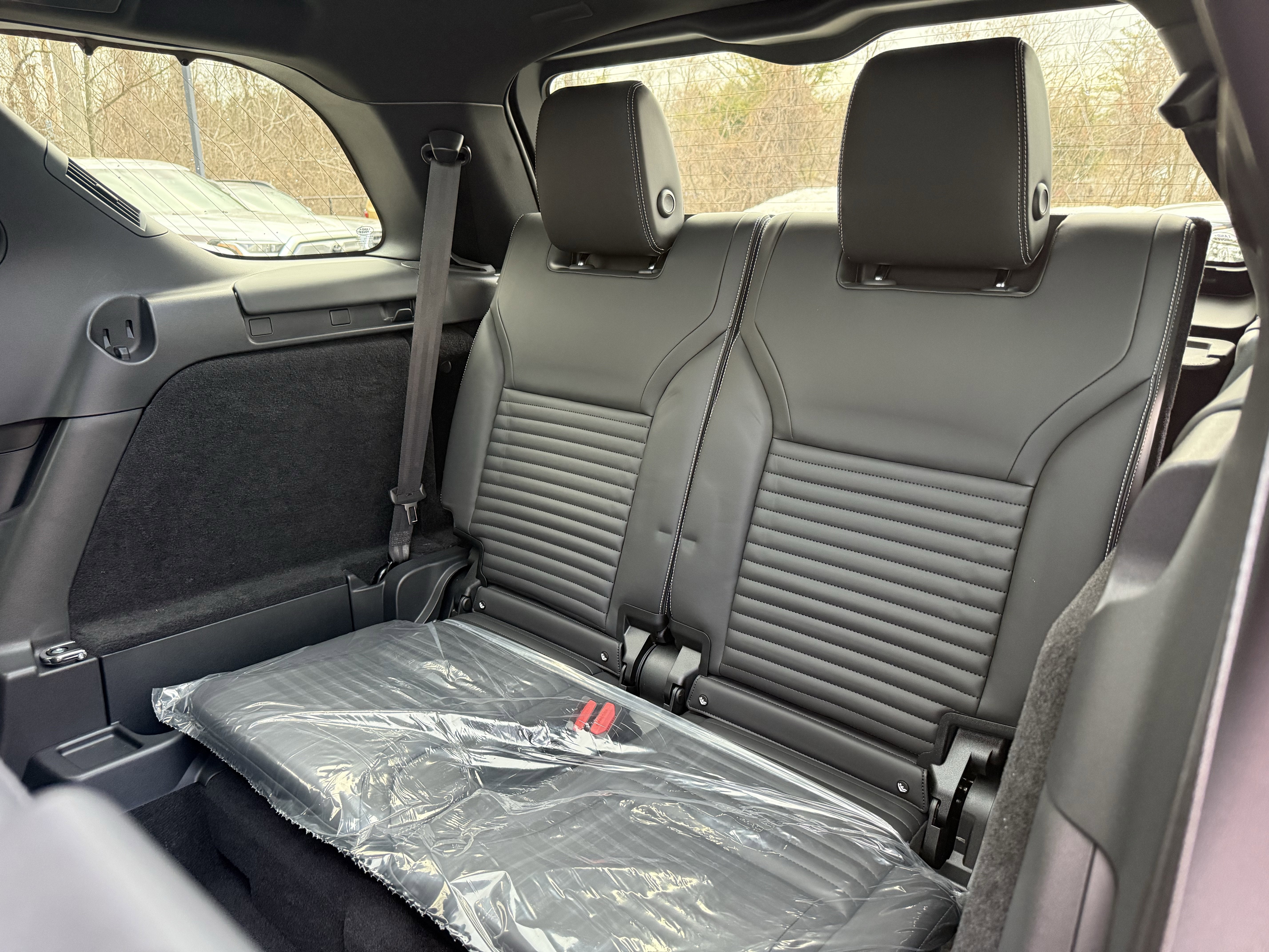 2024 Land Rover Discovery Dynamic SE