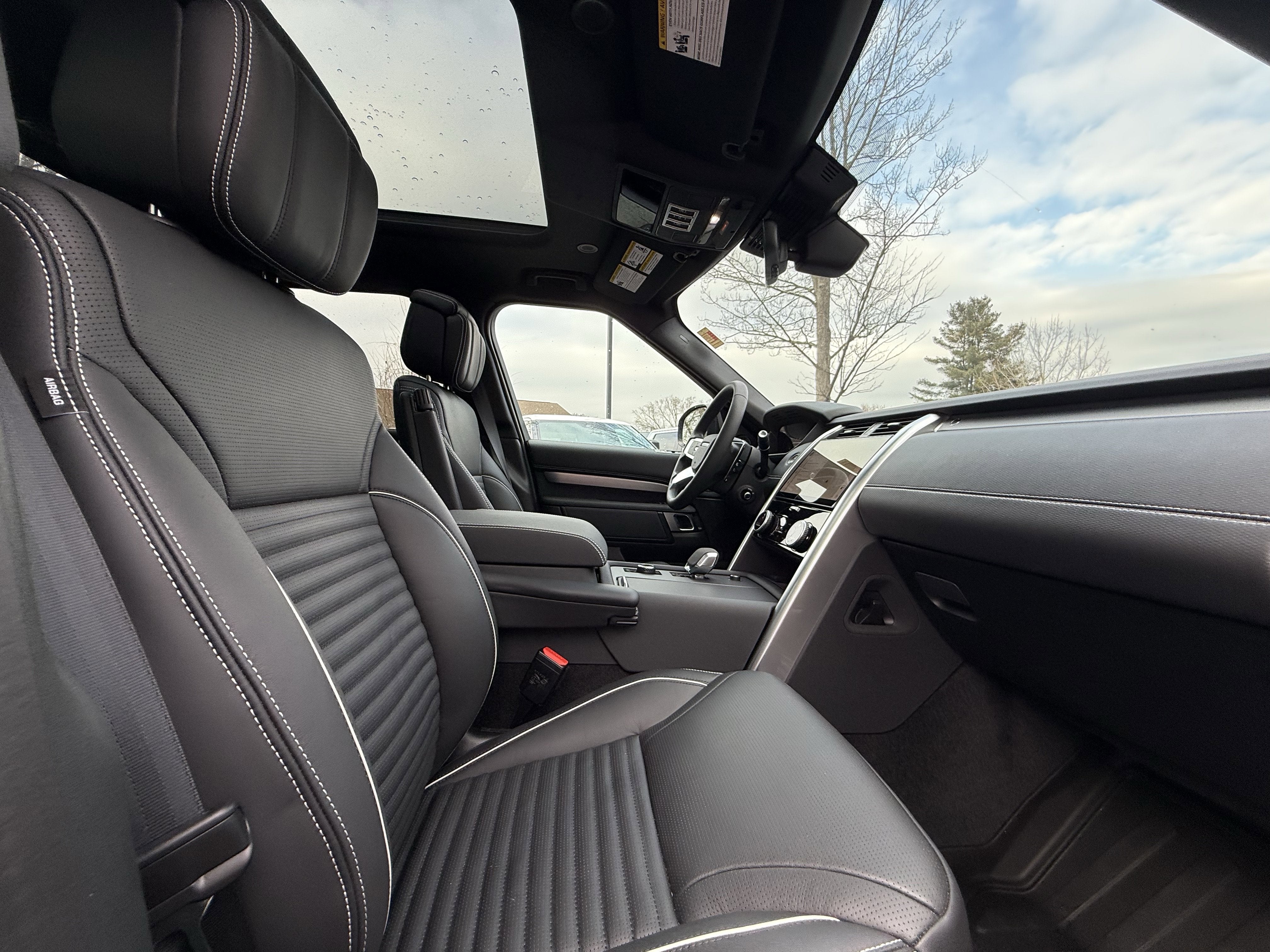 2024 Land Rover Discovery Dynamic SE