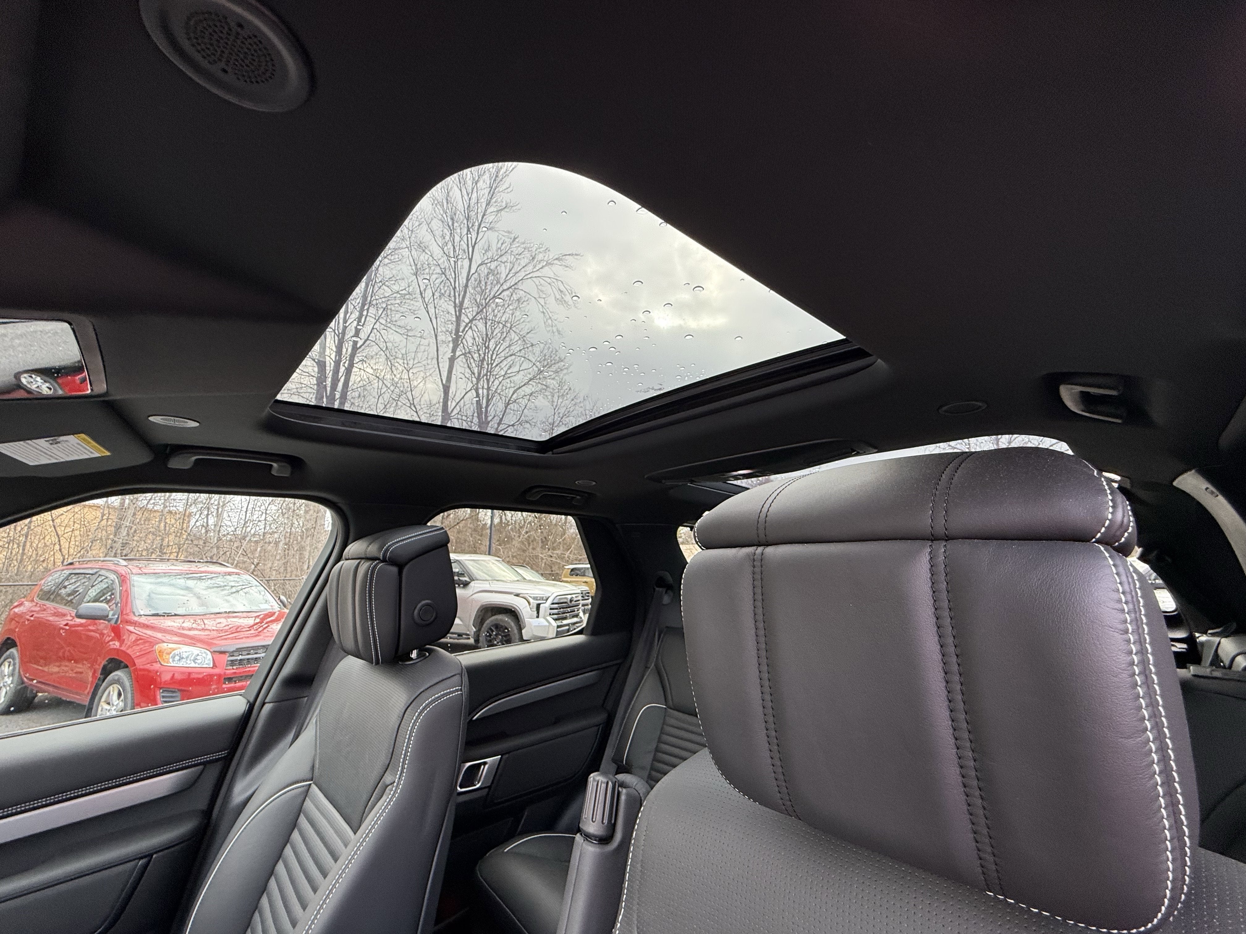 2024 Land Rover Discovery Dynamic SE