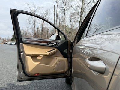 2017 Porsche Macan Base