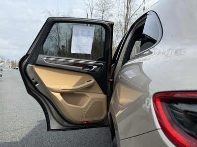 2017 Porsche Macan Base