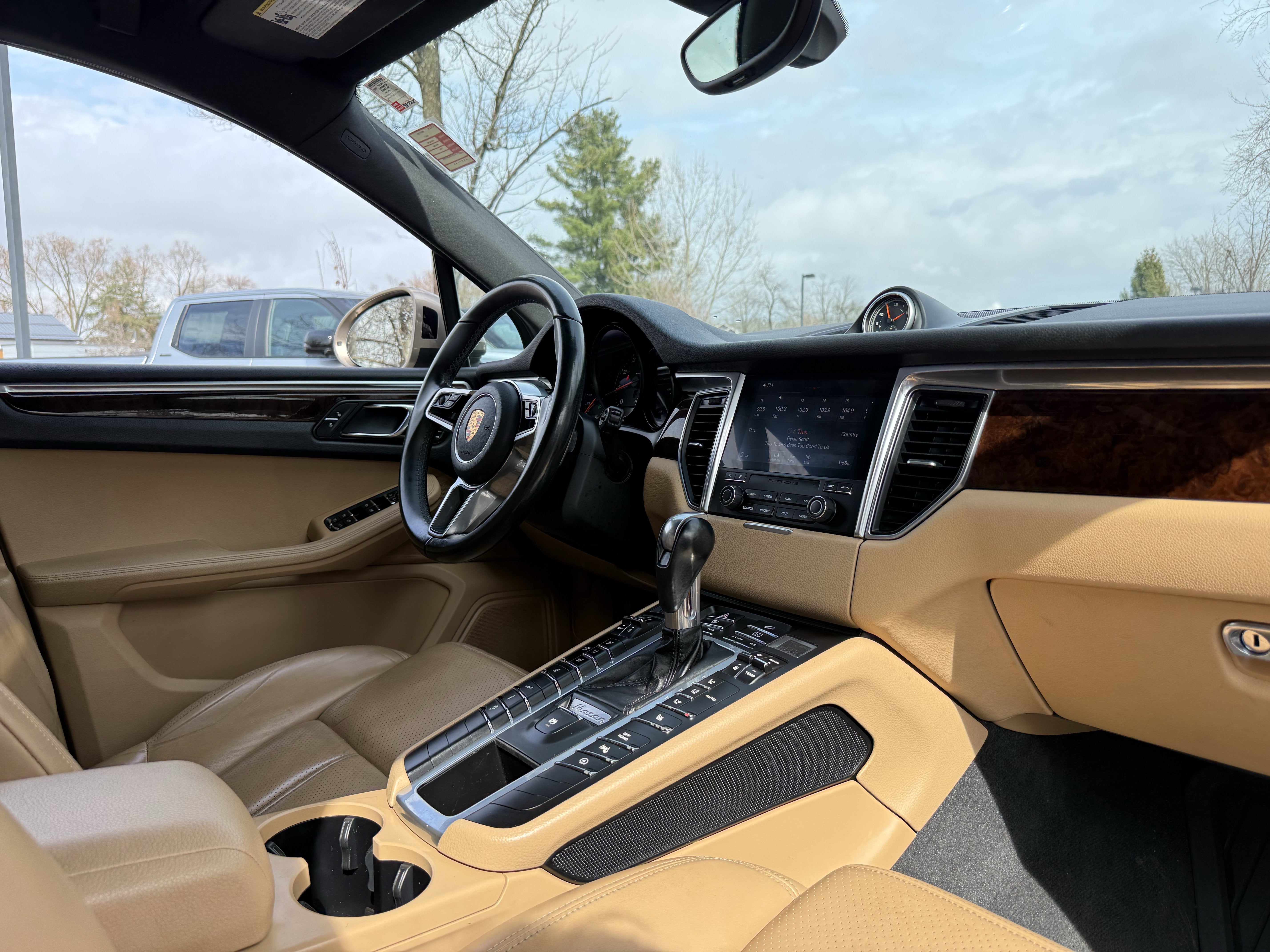 2017 Porsche Macan Base