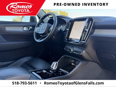 2024 Volvo XC40 B5 Plus Dark Theme