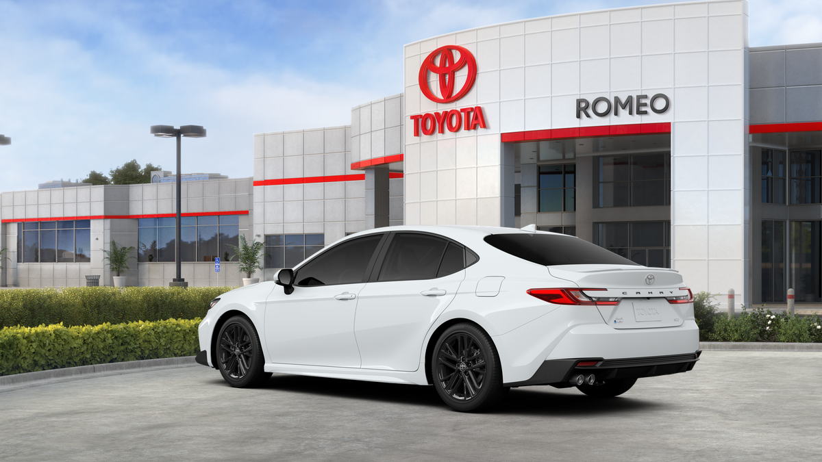 2026 Toyota Camry SE AWD