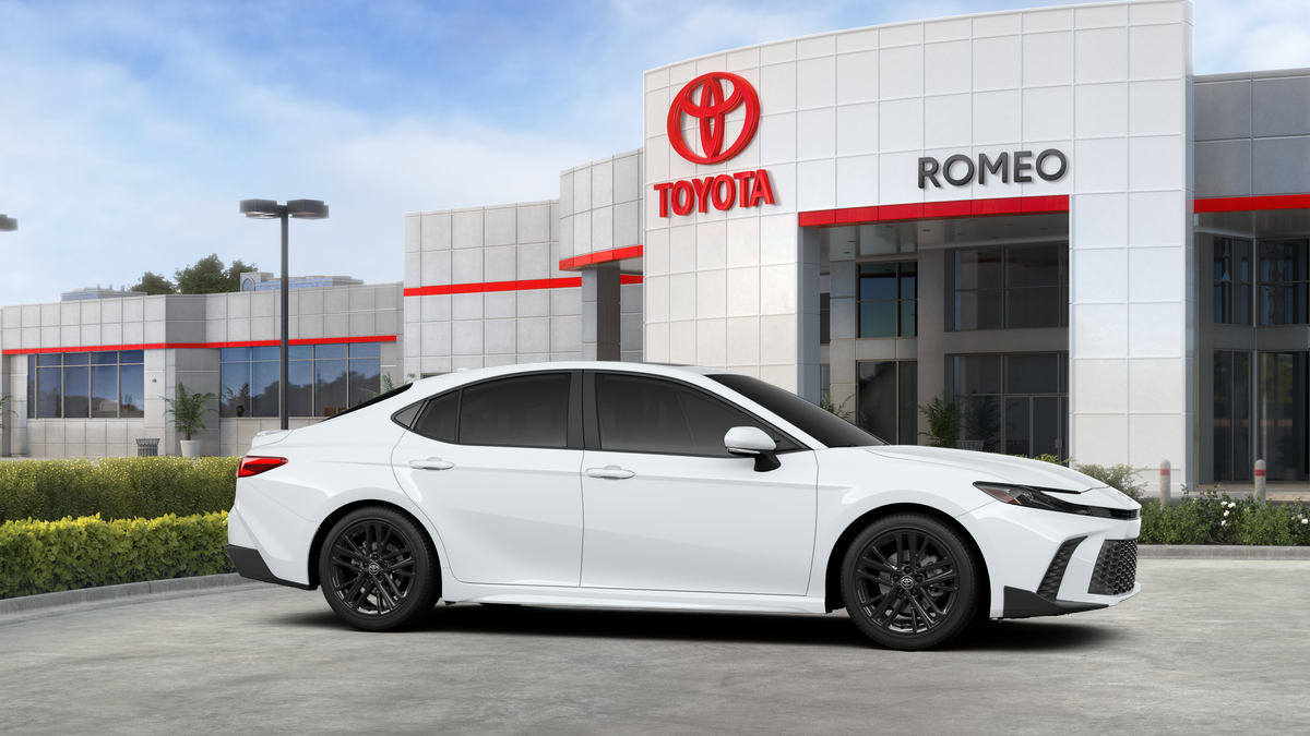 2026 Toyota Camry SE AWD
