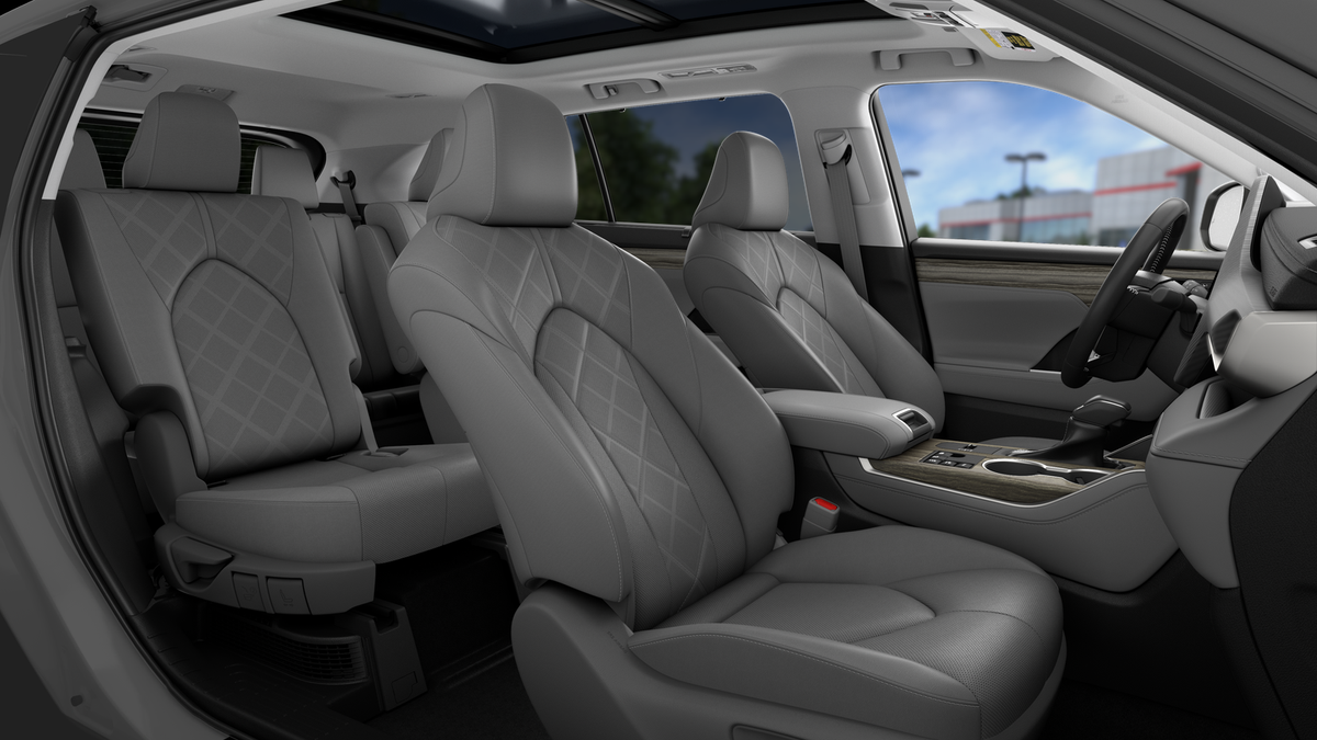 2026 Toyota Highlander Hybrid Platinum