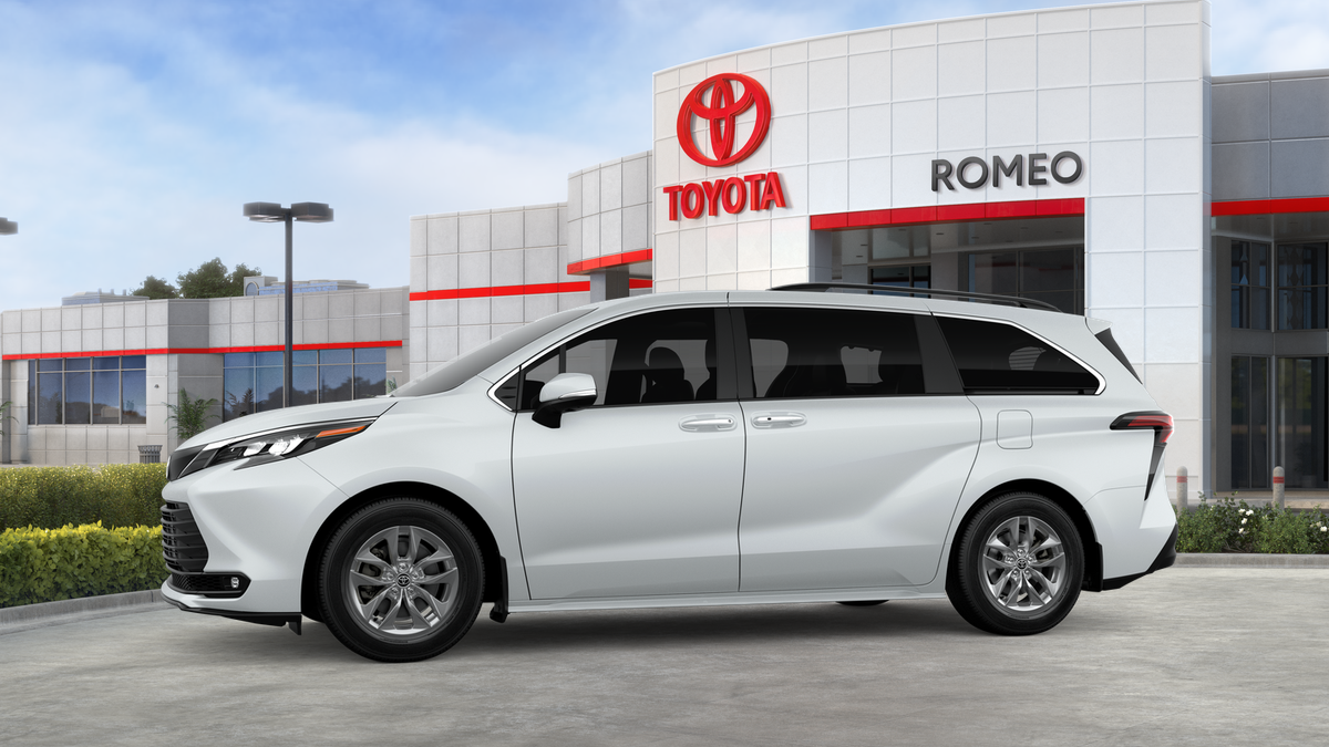 2026 Toyota Sienna XLE
