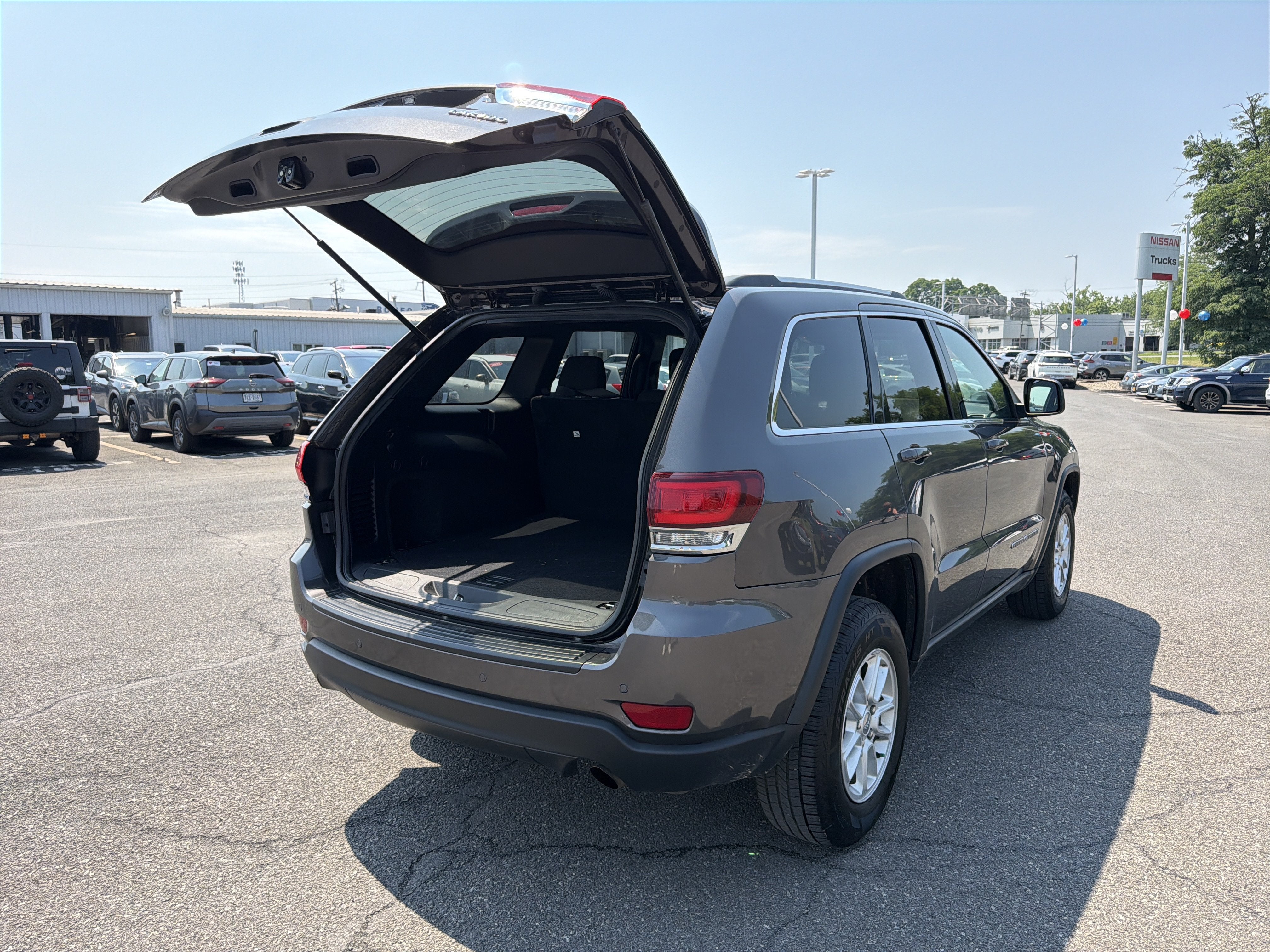 2020 Jeep Grand Cherokee Laredo E