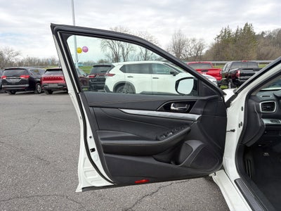 2023 Nissan Maxima SV