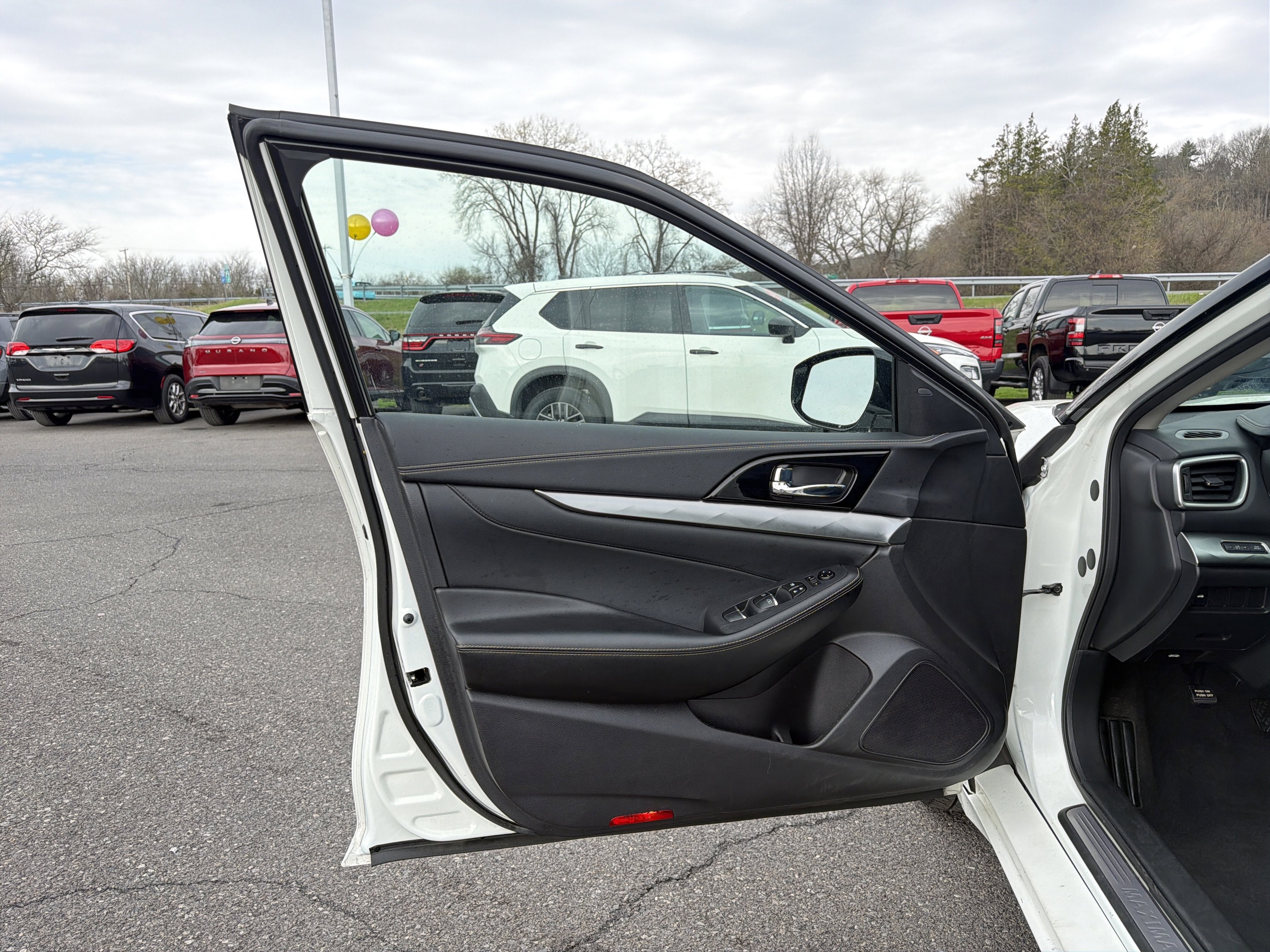 2023 Nissan Maxima SV