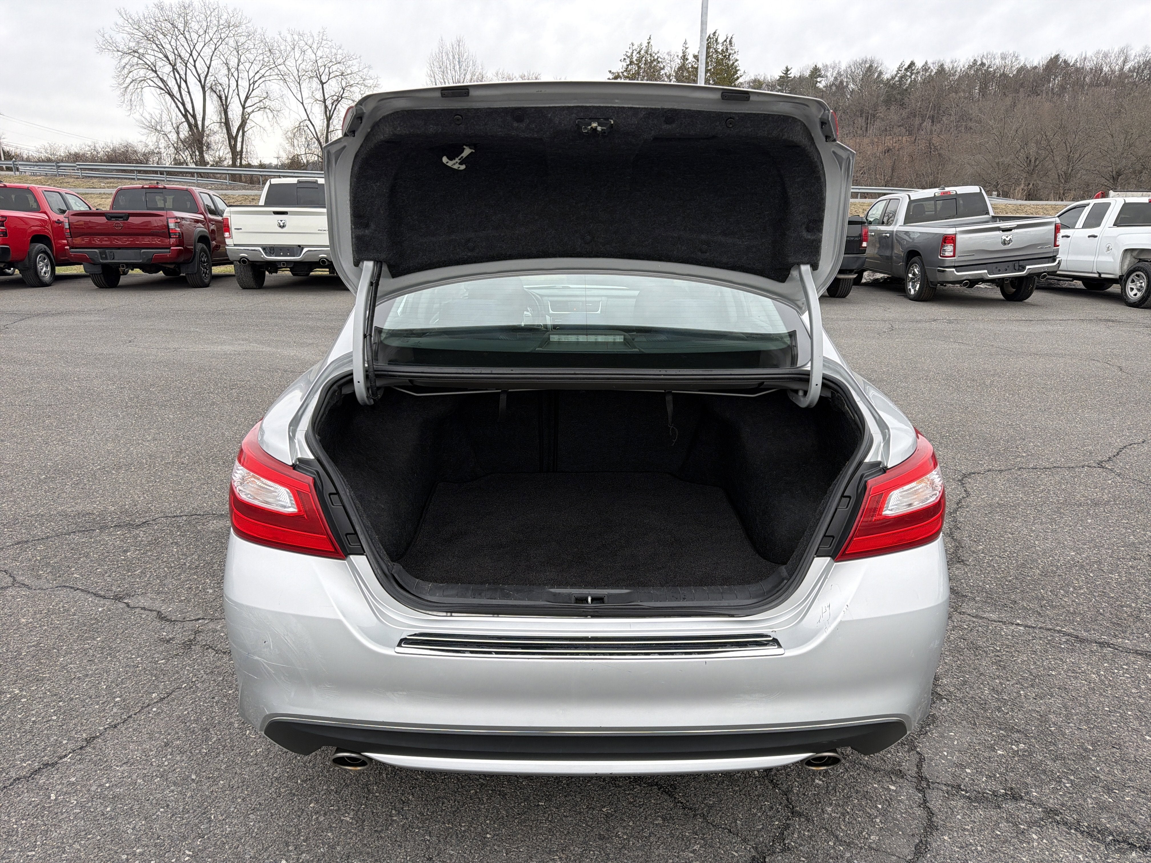 2016 Nissan Altima 2.5 SR