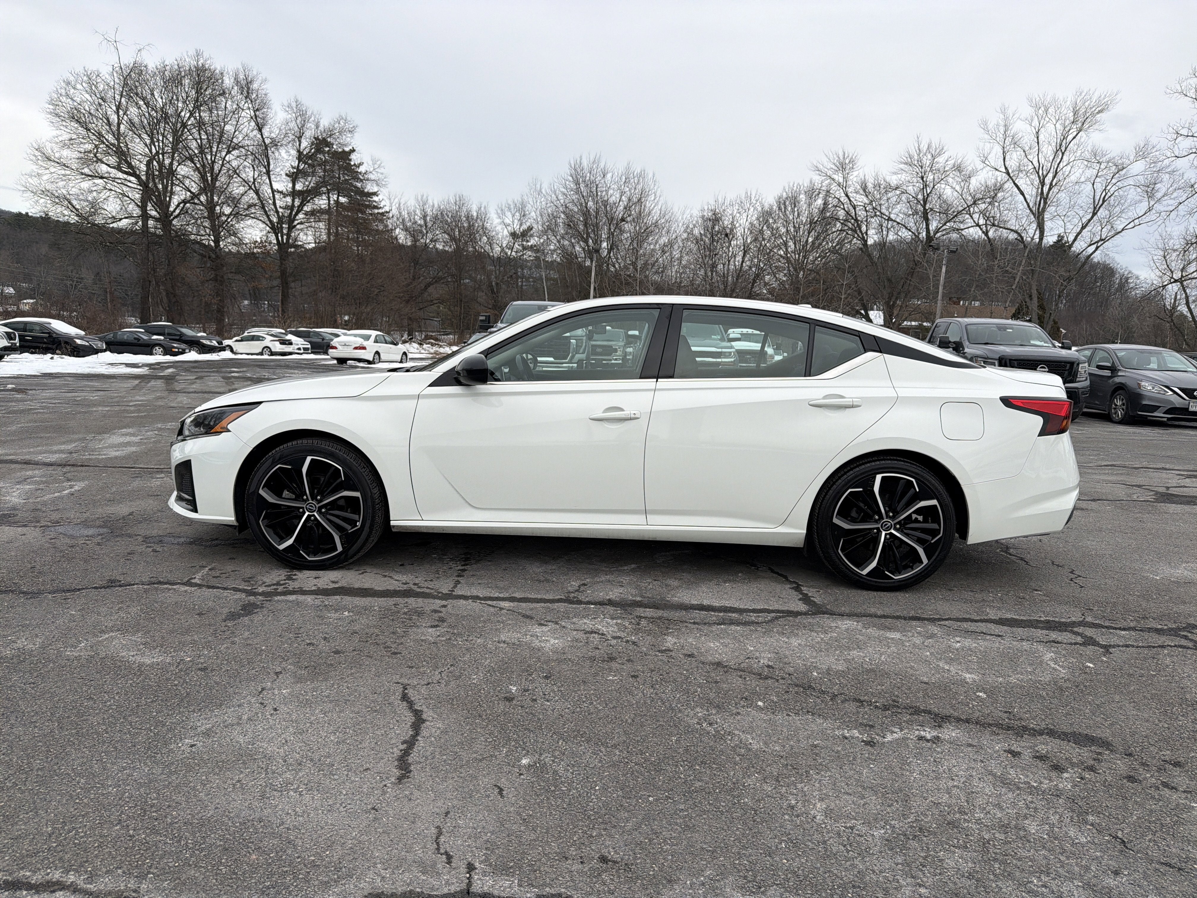 2024 Nissan Altima 2.5 SR