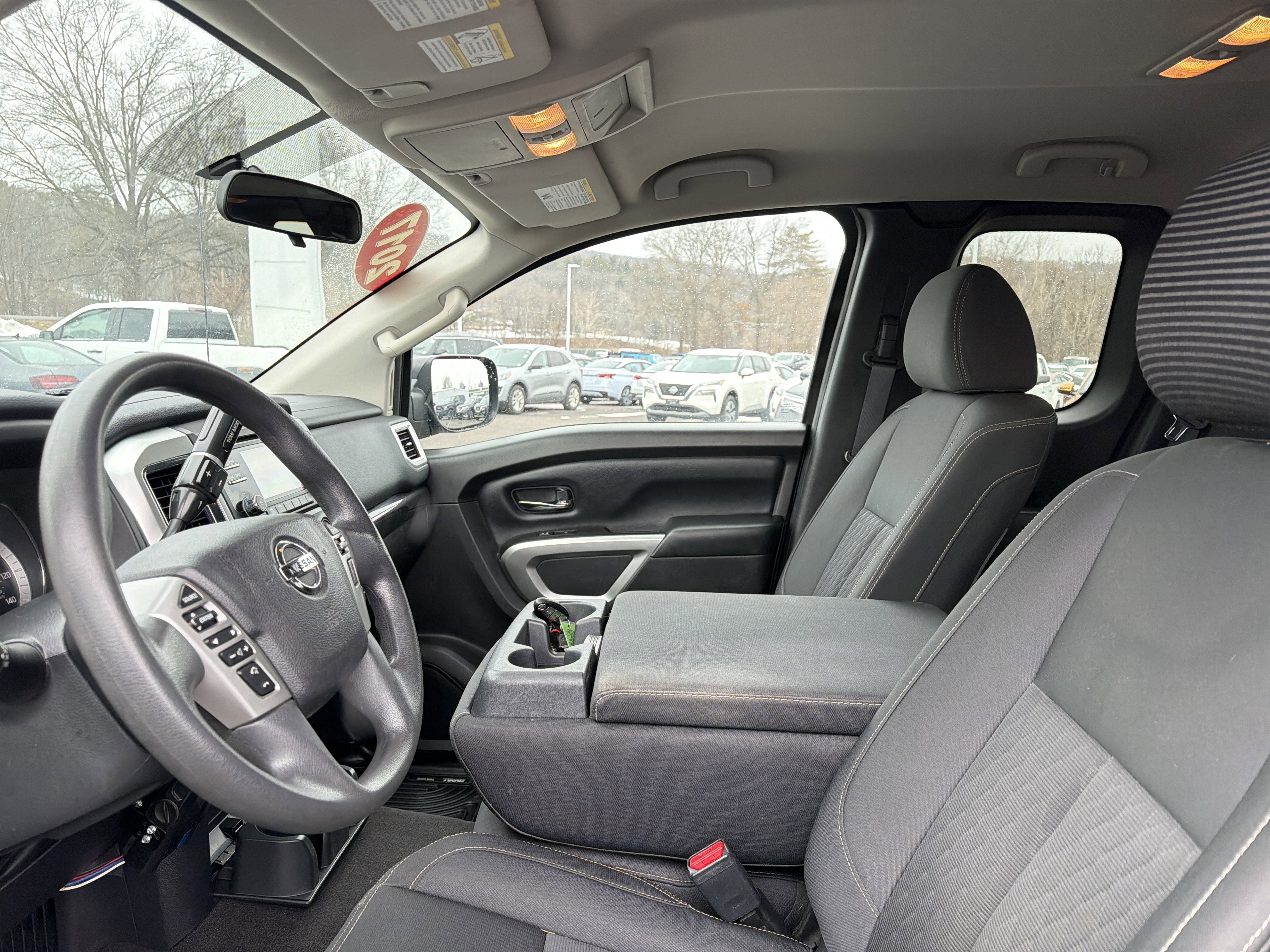 2017 Nissan Titan SV