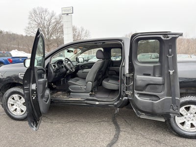 2017 Nissan Titan SV