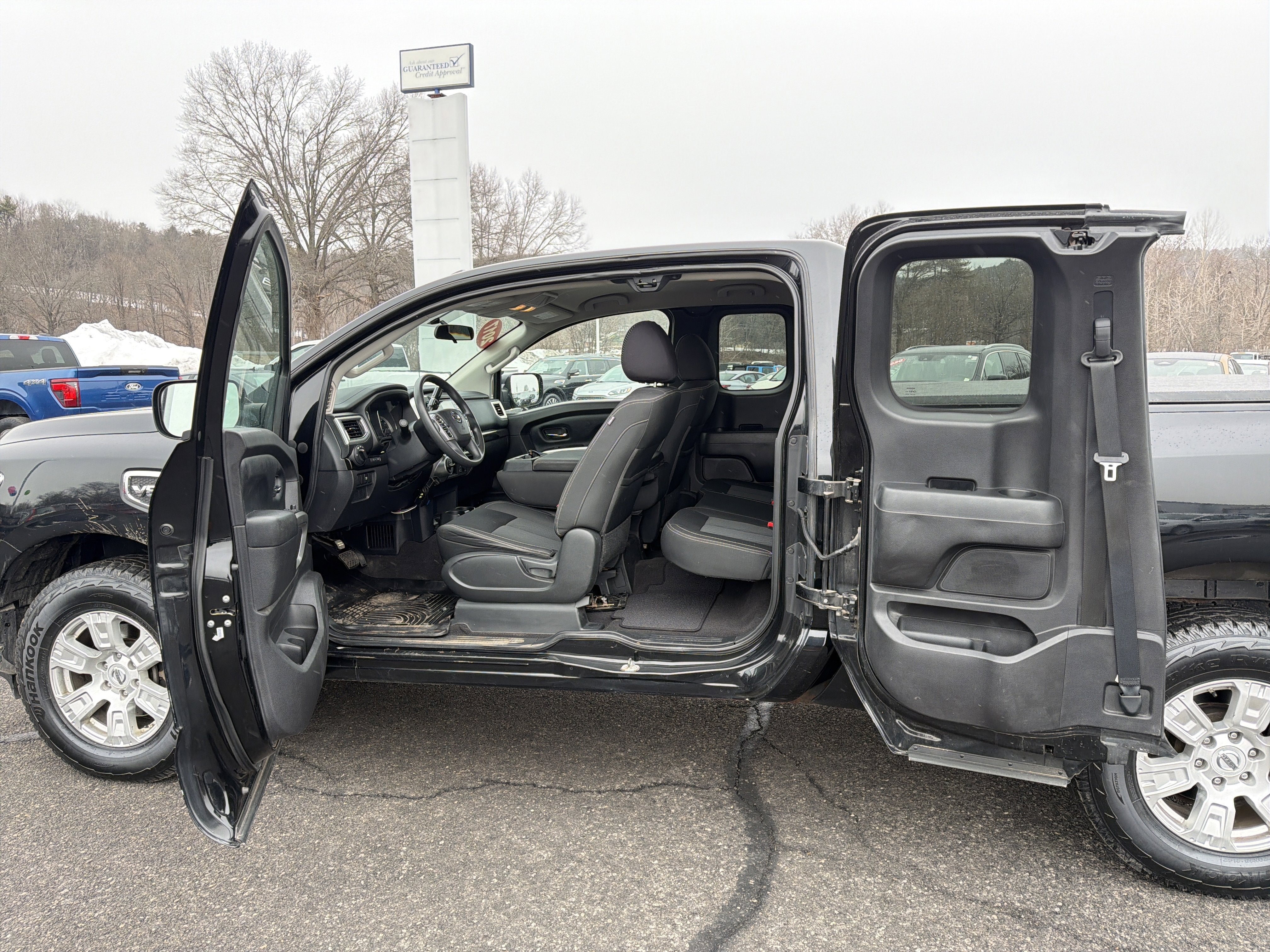 2017 Nissan Titan SV