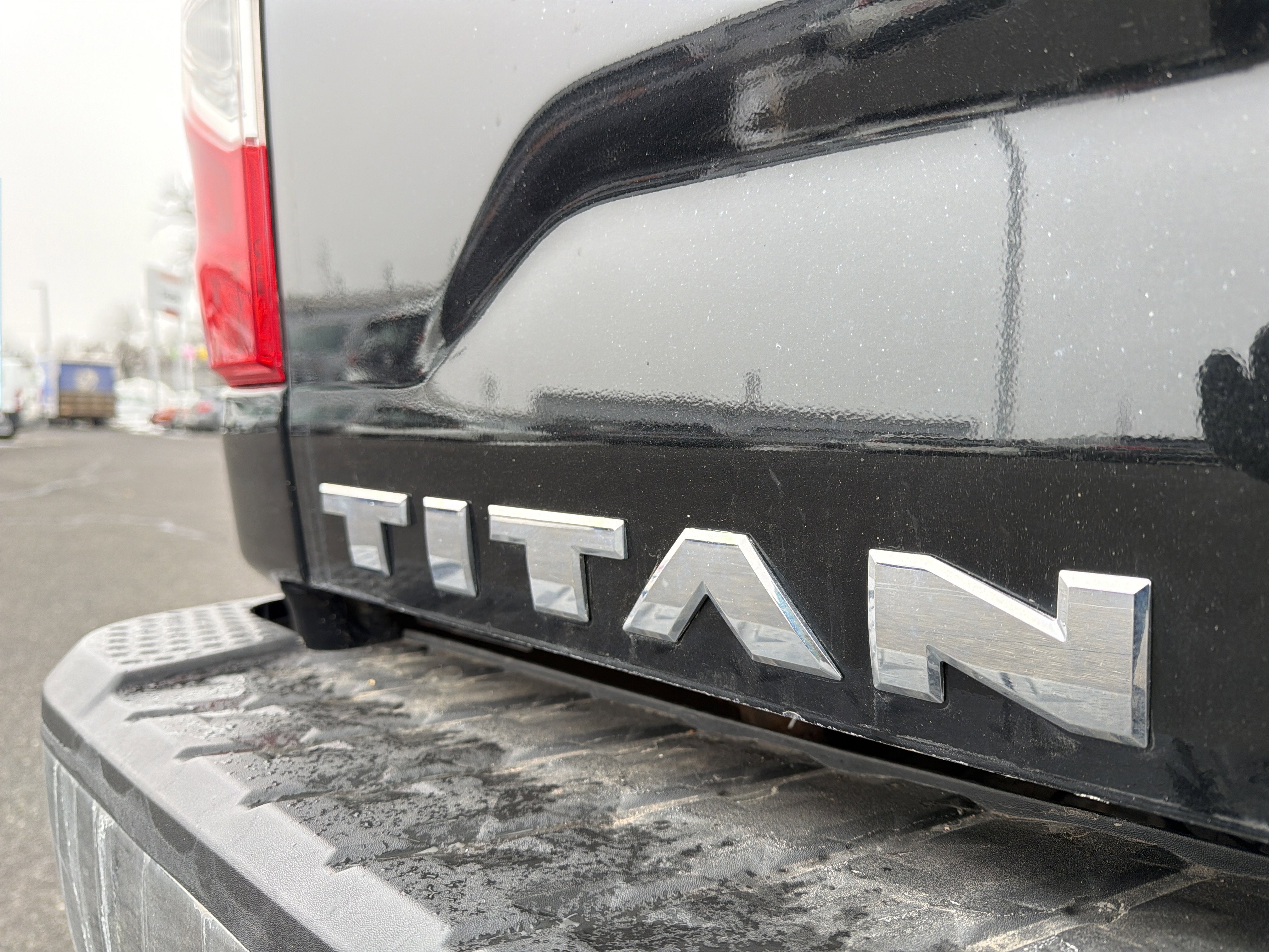 2017 Nissan Titan SV