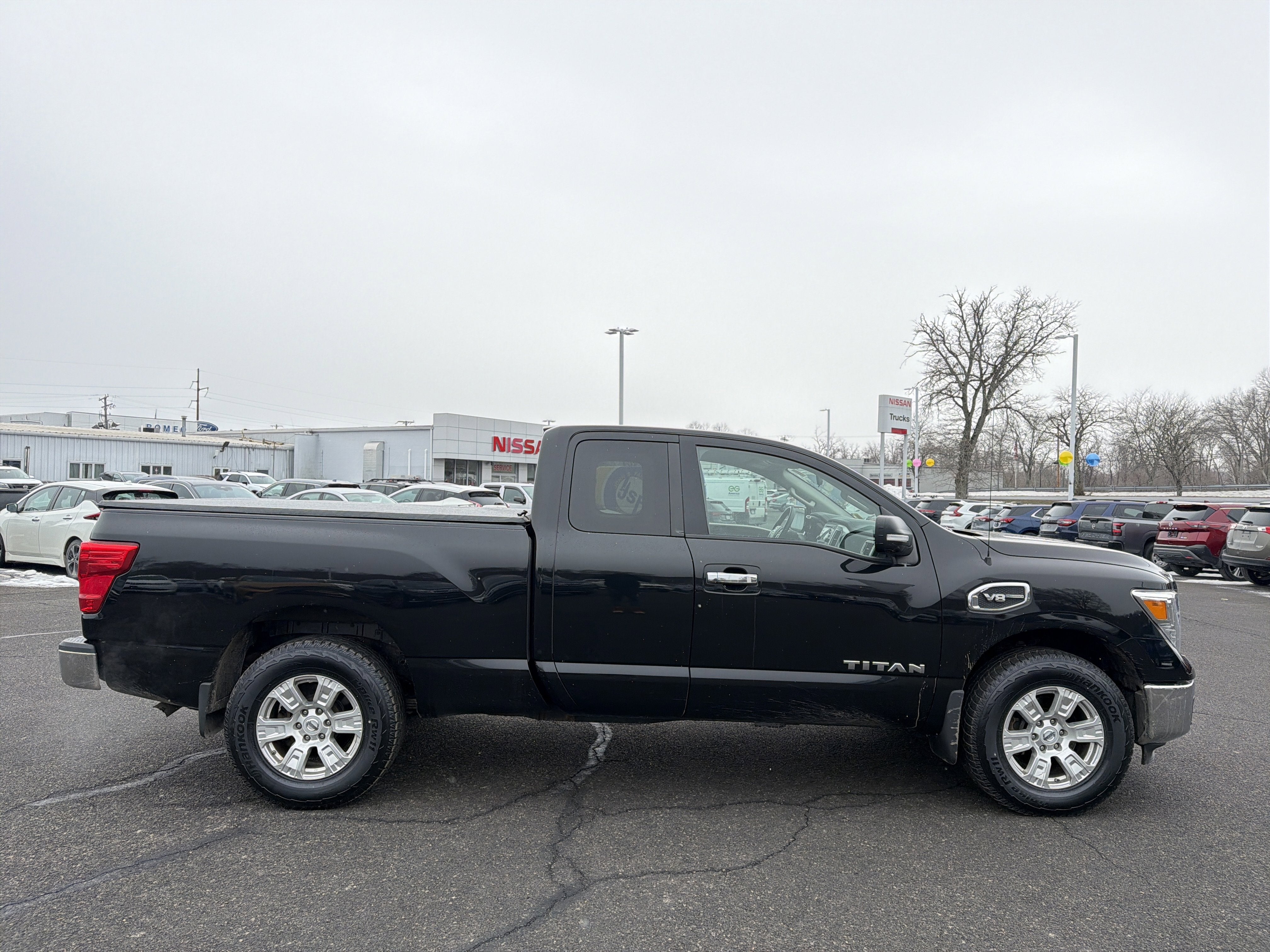 2017 Nissan Titan SV