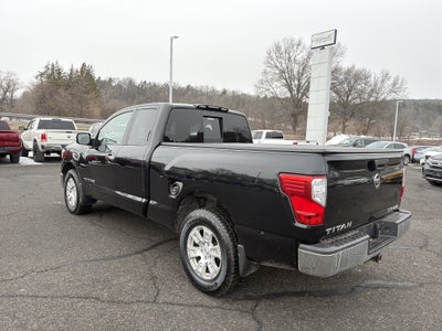 2017 Nissan Titan SV