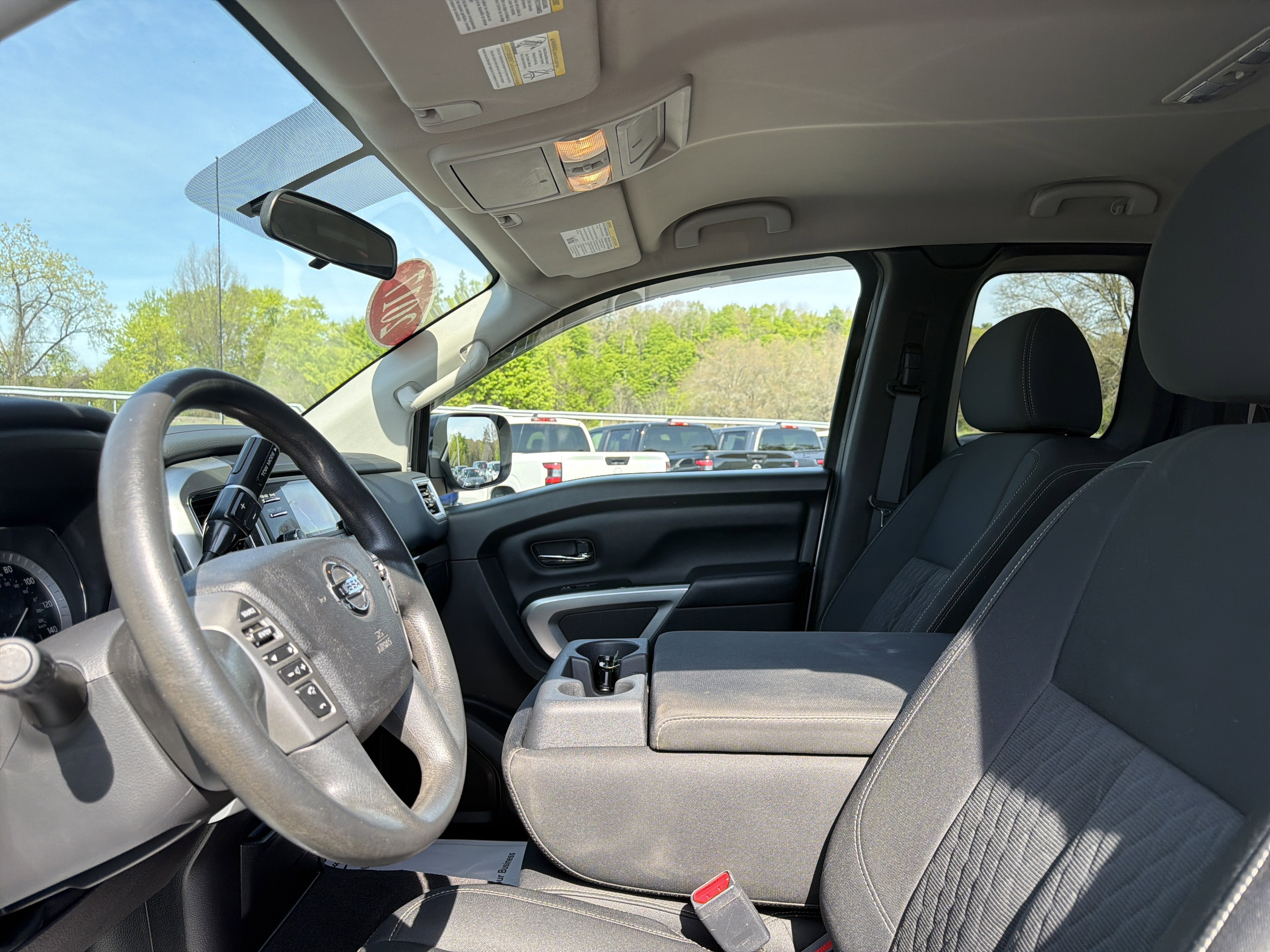 2017 Nissan Titan SV