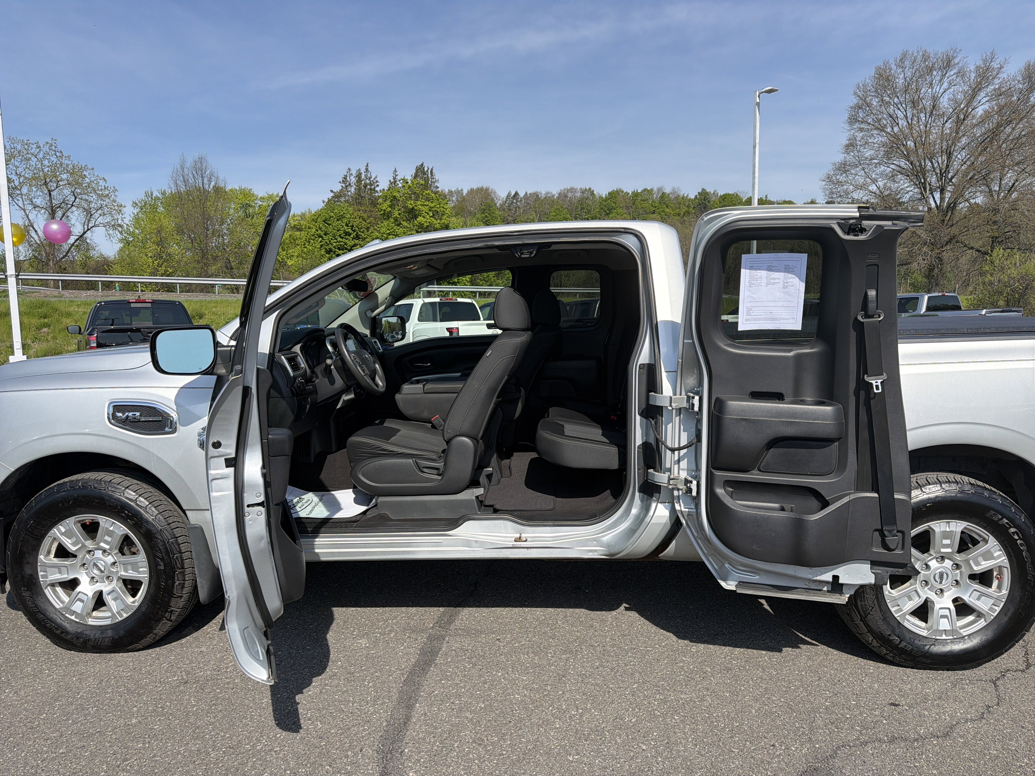 2017 Nissan Titan SV
