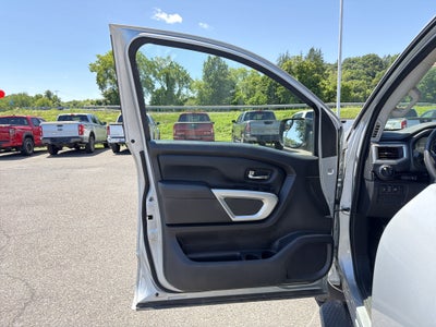 2017 Nissan Titan SV