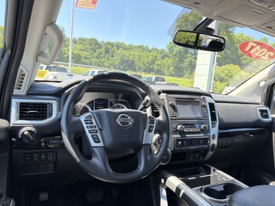 2017 Nissan Titan SV