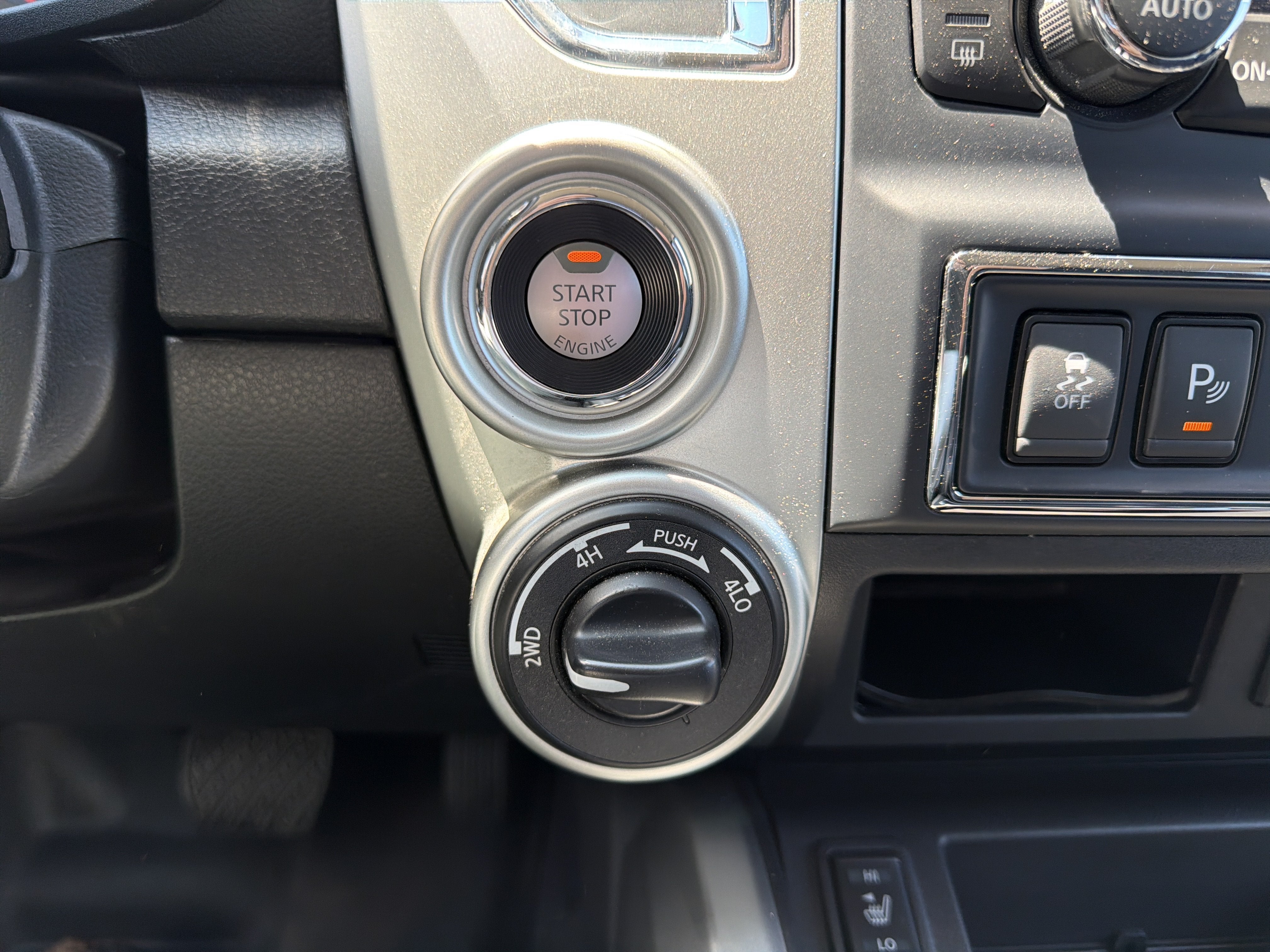2017 Nissan Titan SV