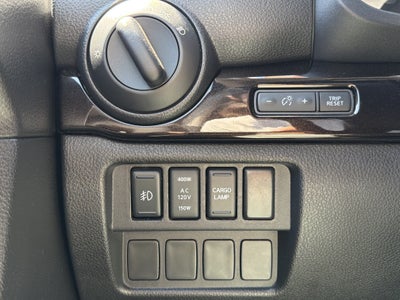 2017 Nissan Titan SV