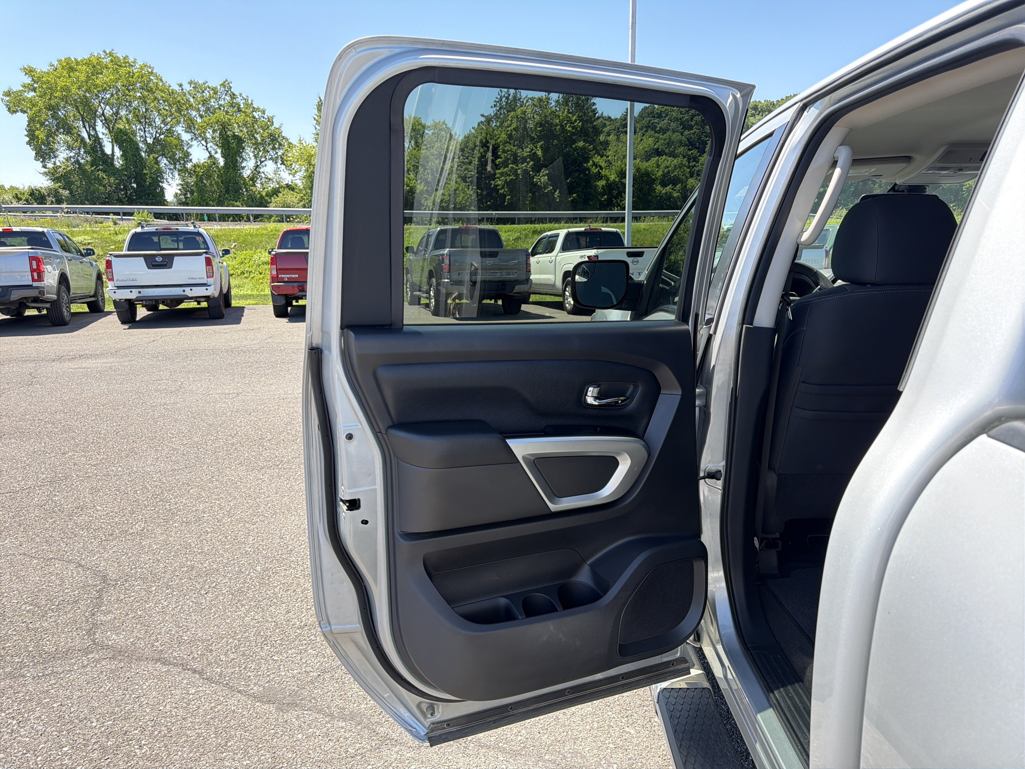 2017 Nissan Titan SV