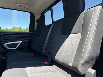 2017 Nissan Titan SV