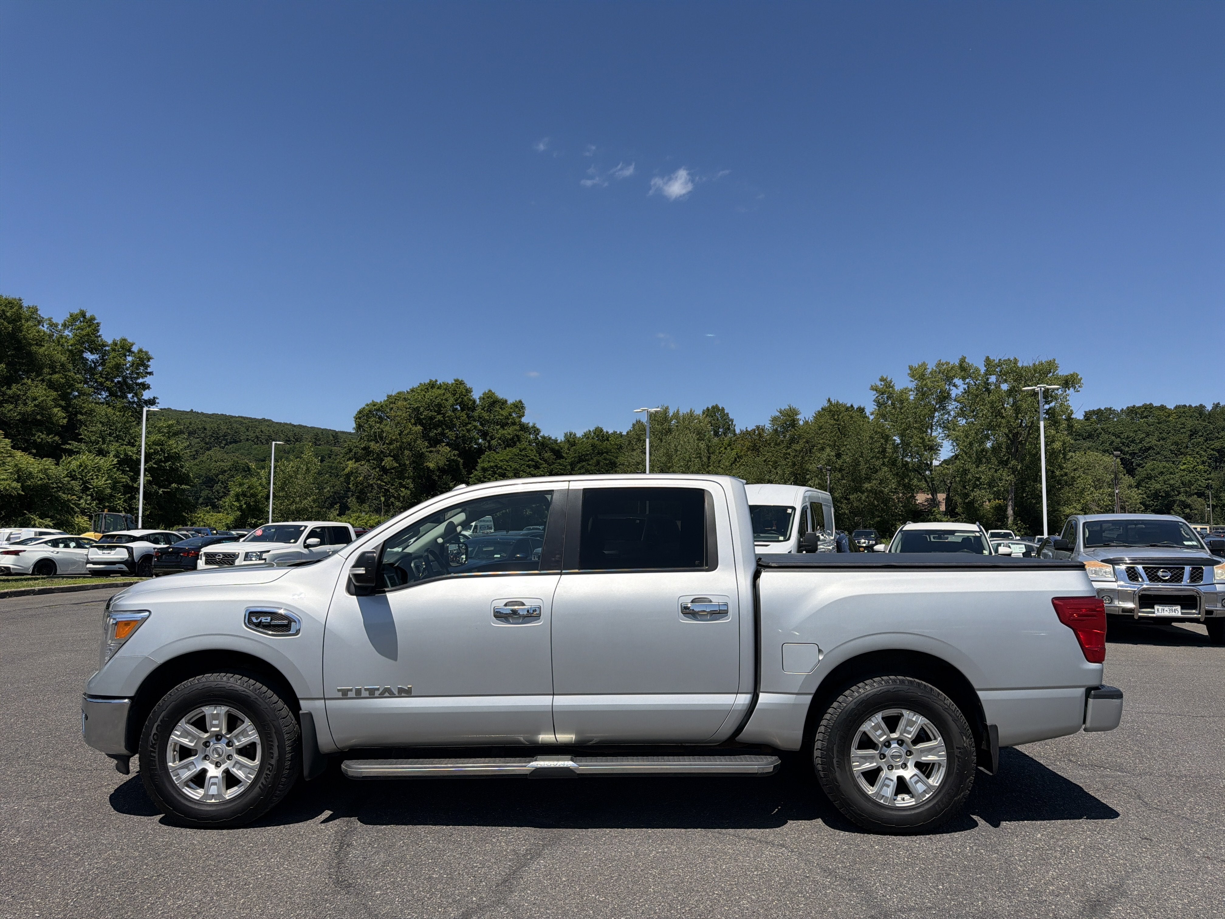 2017 Nissan Titan SV