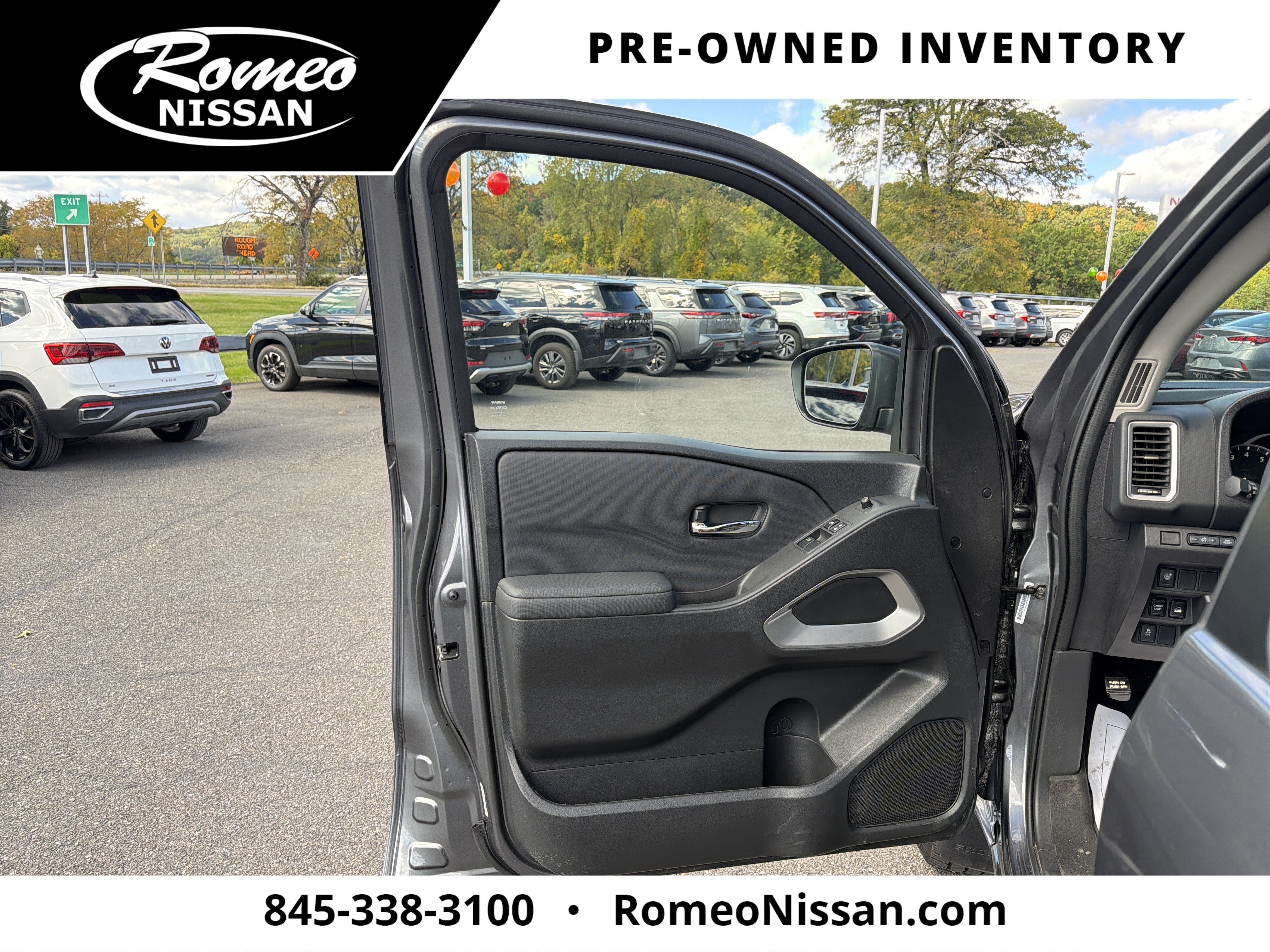 2024 Nissan Frontier SV