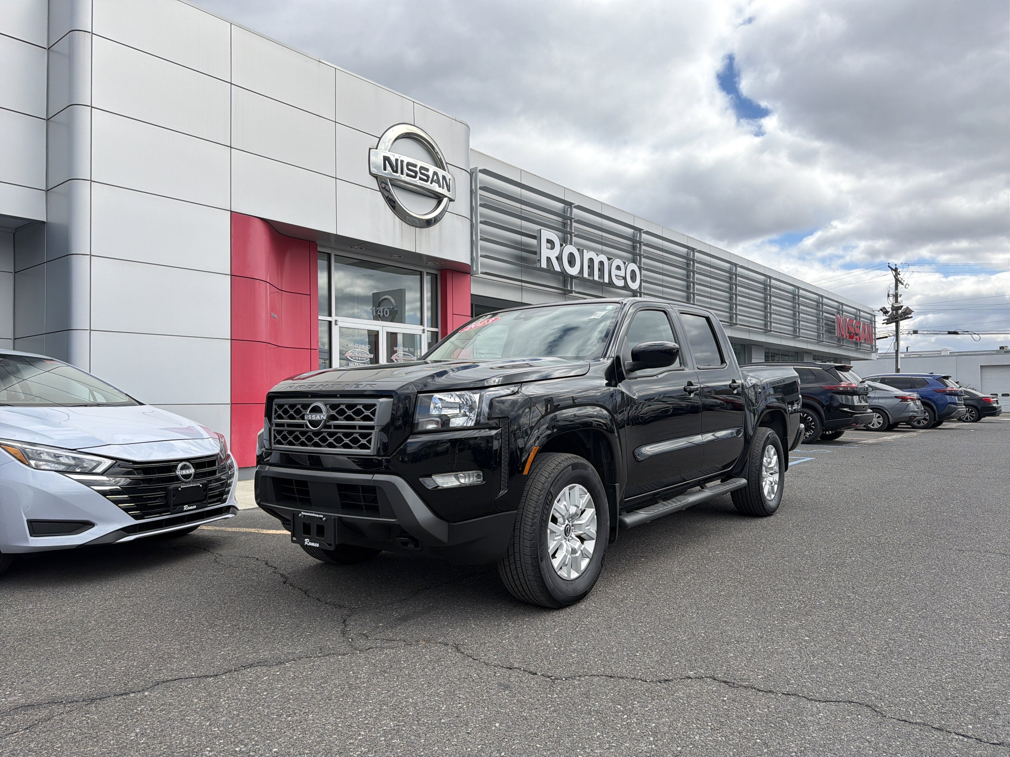 2023 Nissan Frontier SV