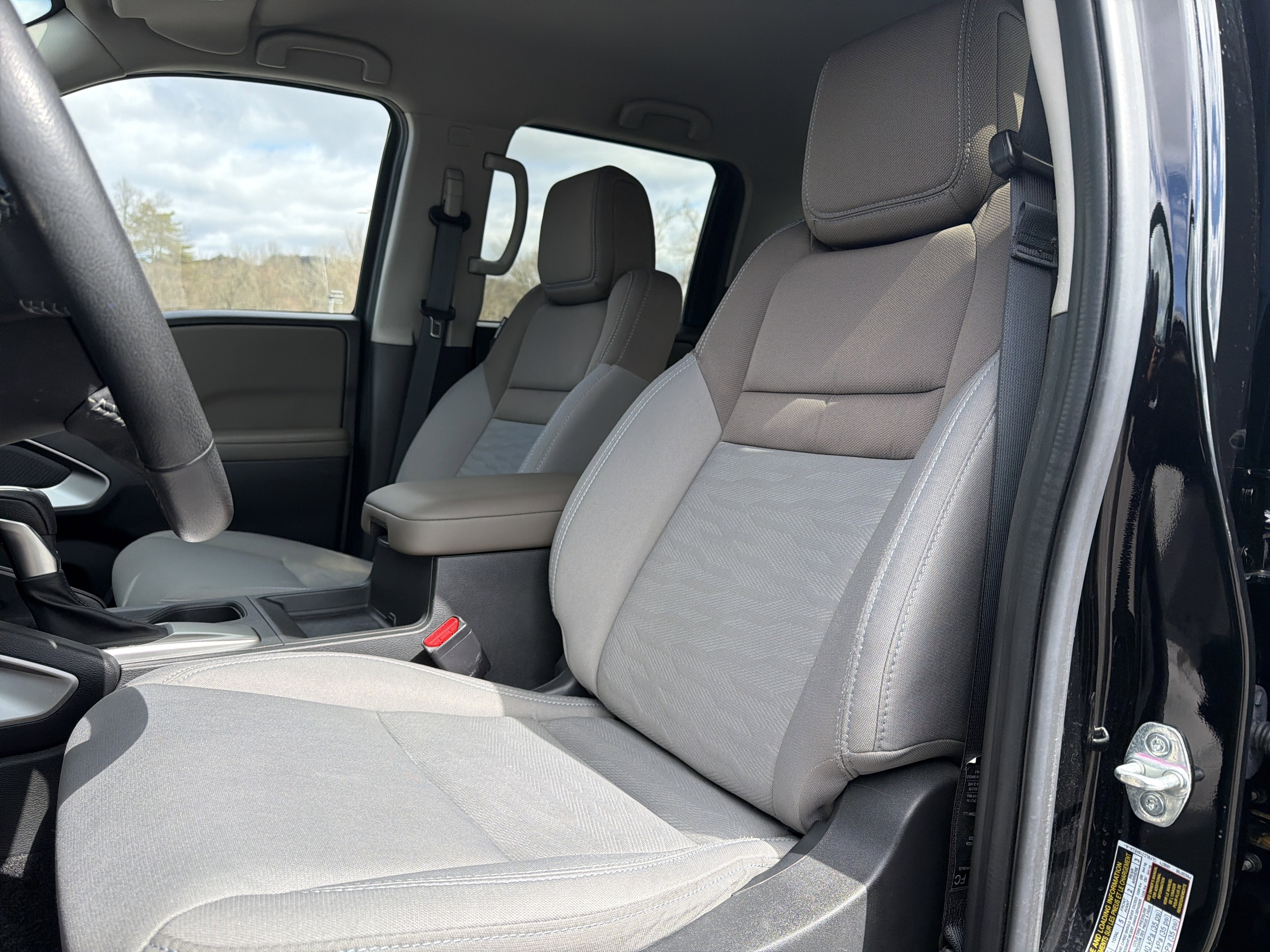 2023 Nissan Frontier SV