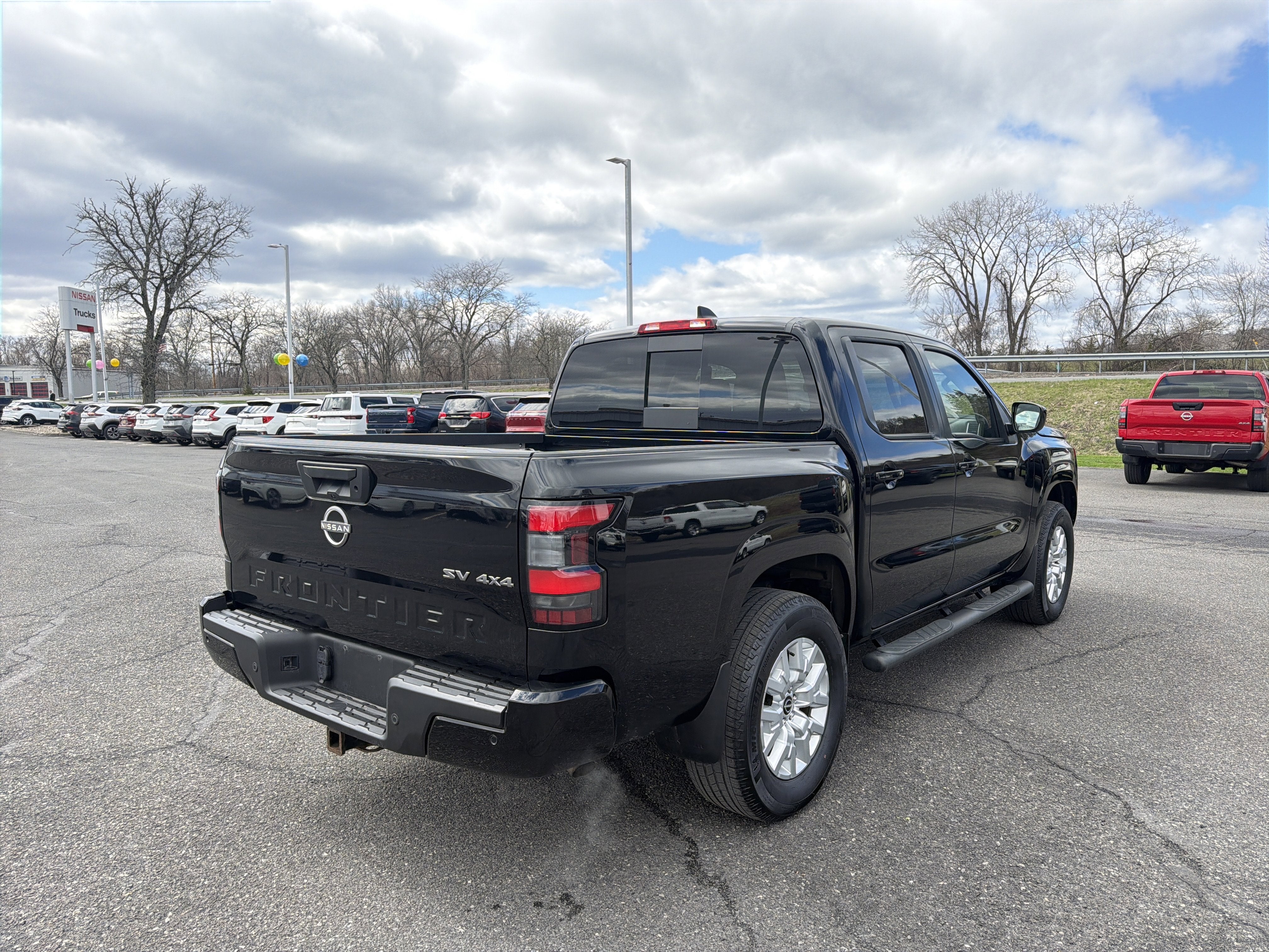 2023 Nissan Frontier SV