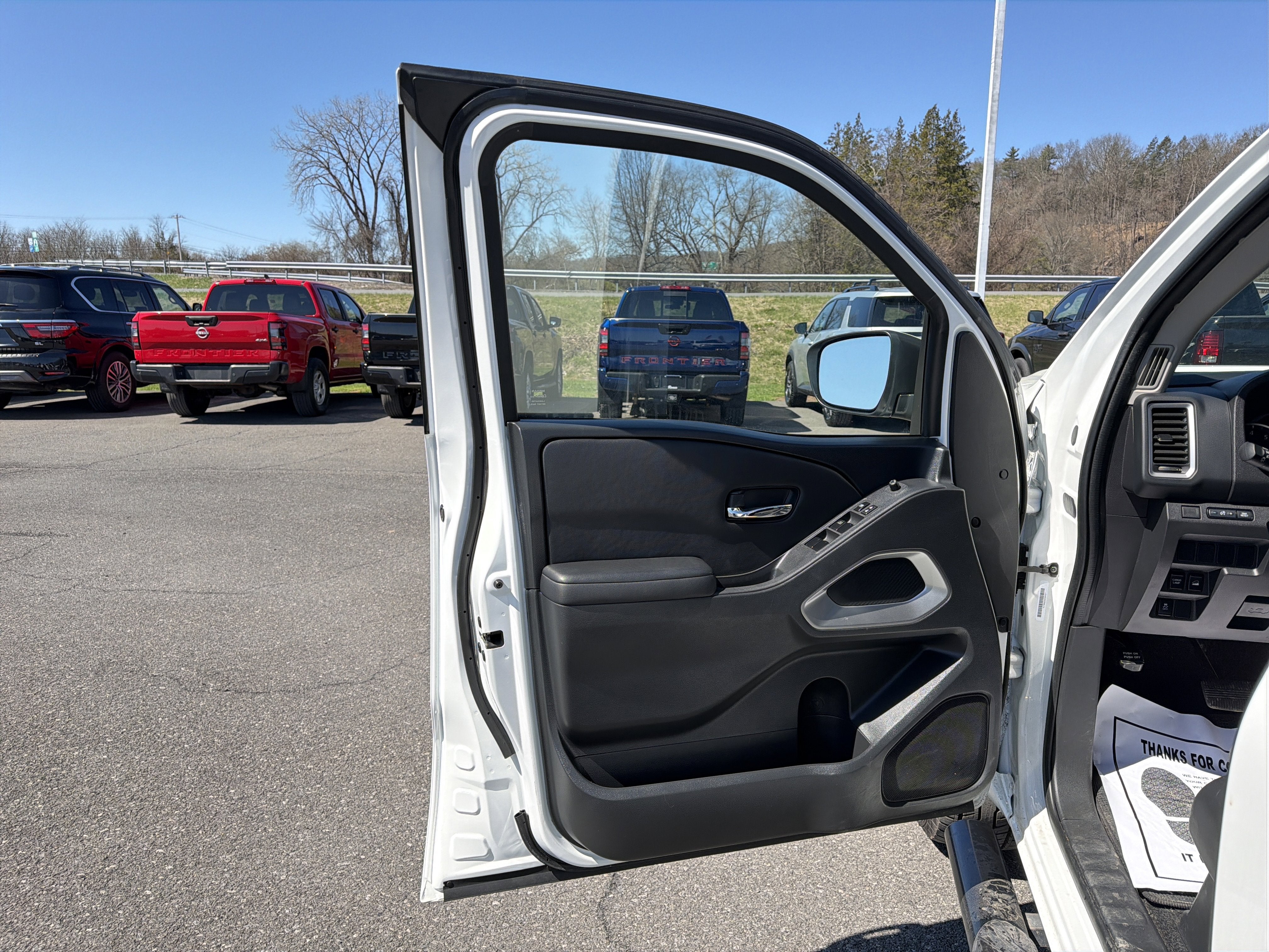 2023 Nissan Frontier SV