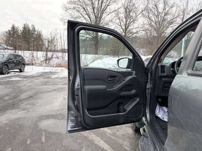 2022 Nissan Frontier S