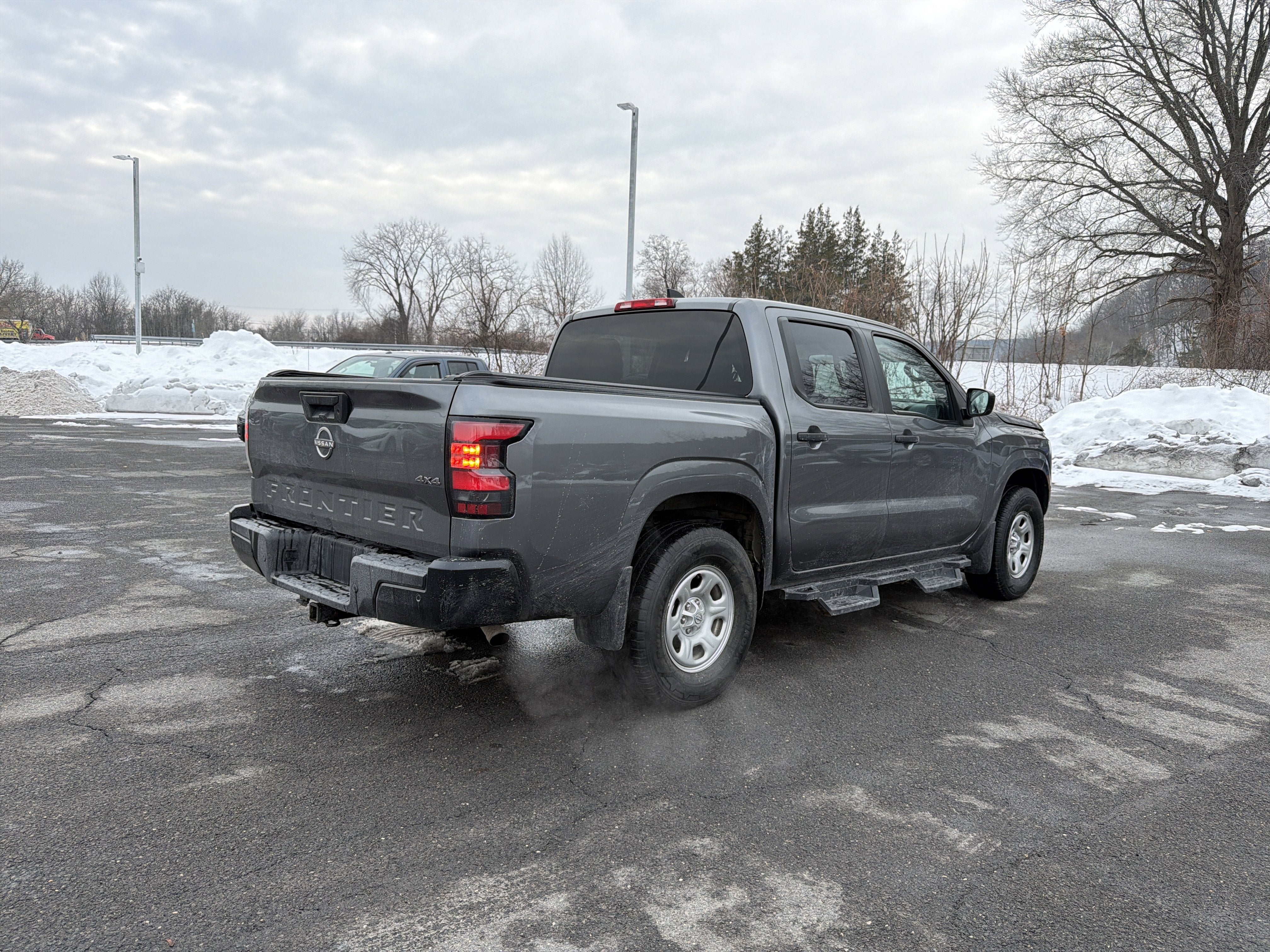 2022 Nissan Frontier S
