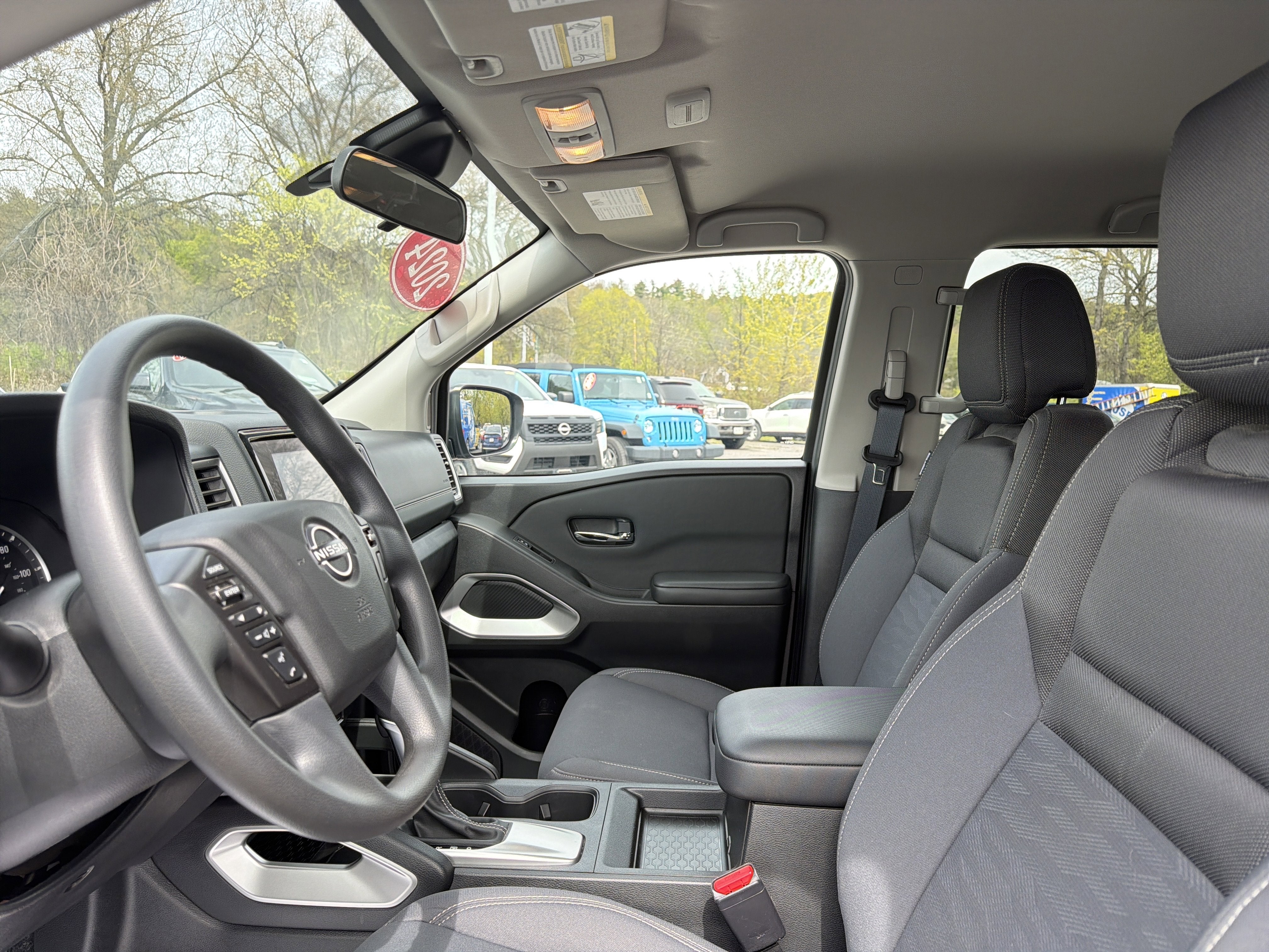 2024 Nissan Frontier SV